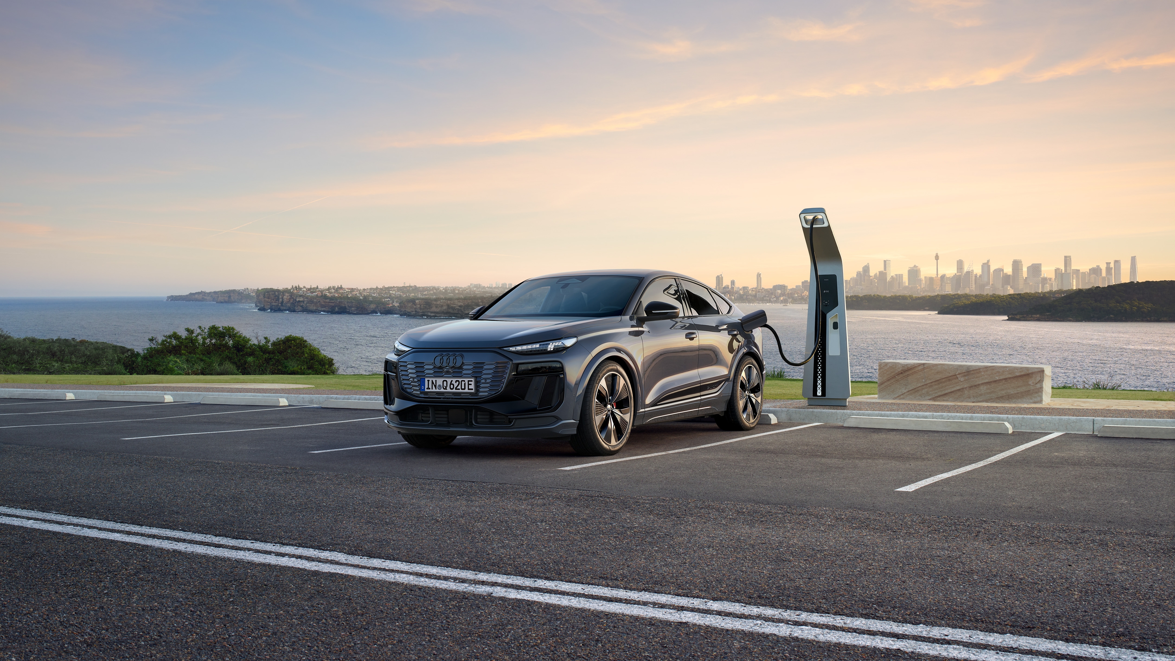 Q6 Sportback e-tron lader svært raskt.