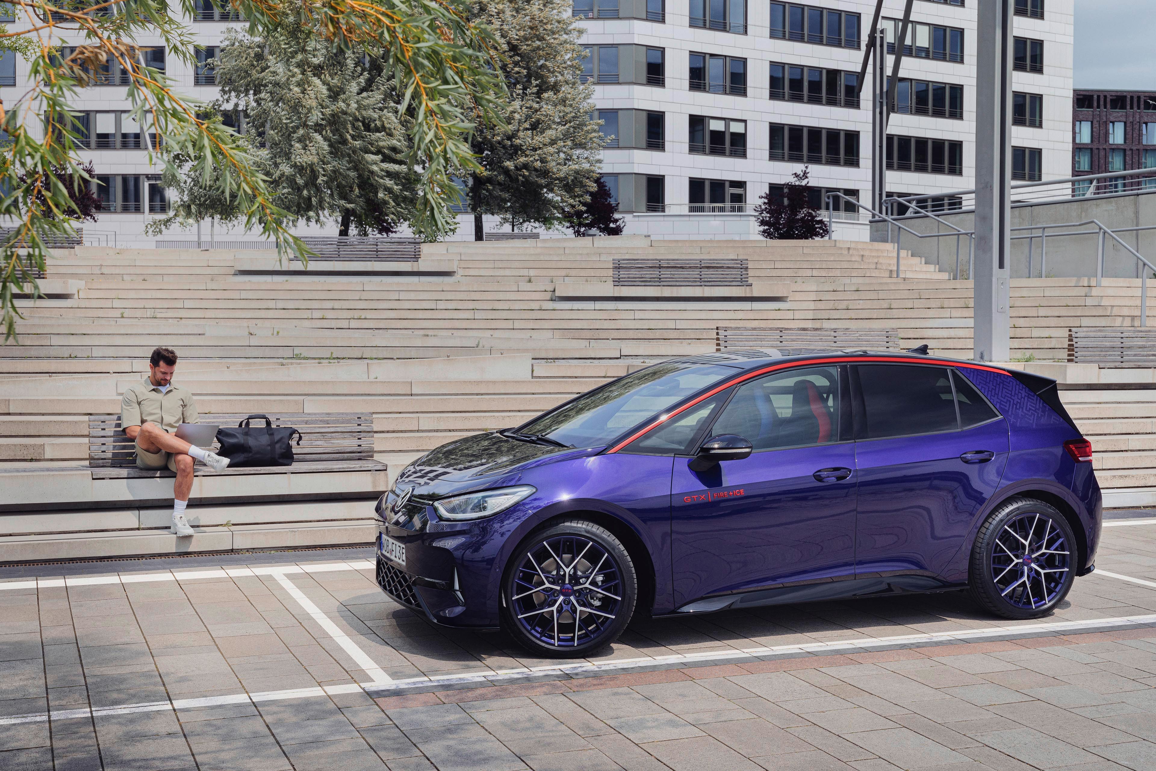 ID.3 GTX Performance FIRE+ICE er resultatet av et spennende samarbeid mellom Volkswagen og det kjente sportsklesmerket BOGNER FIRE+ICE.