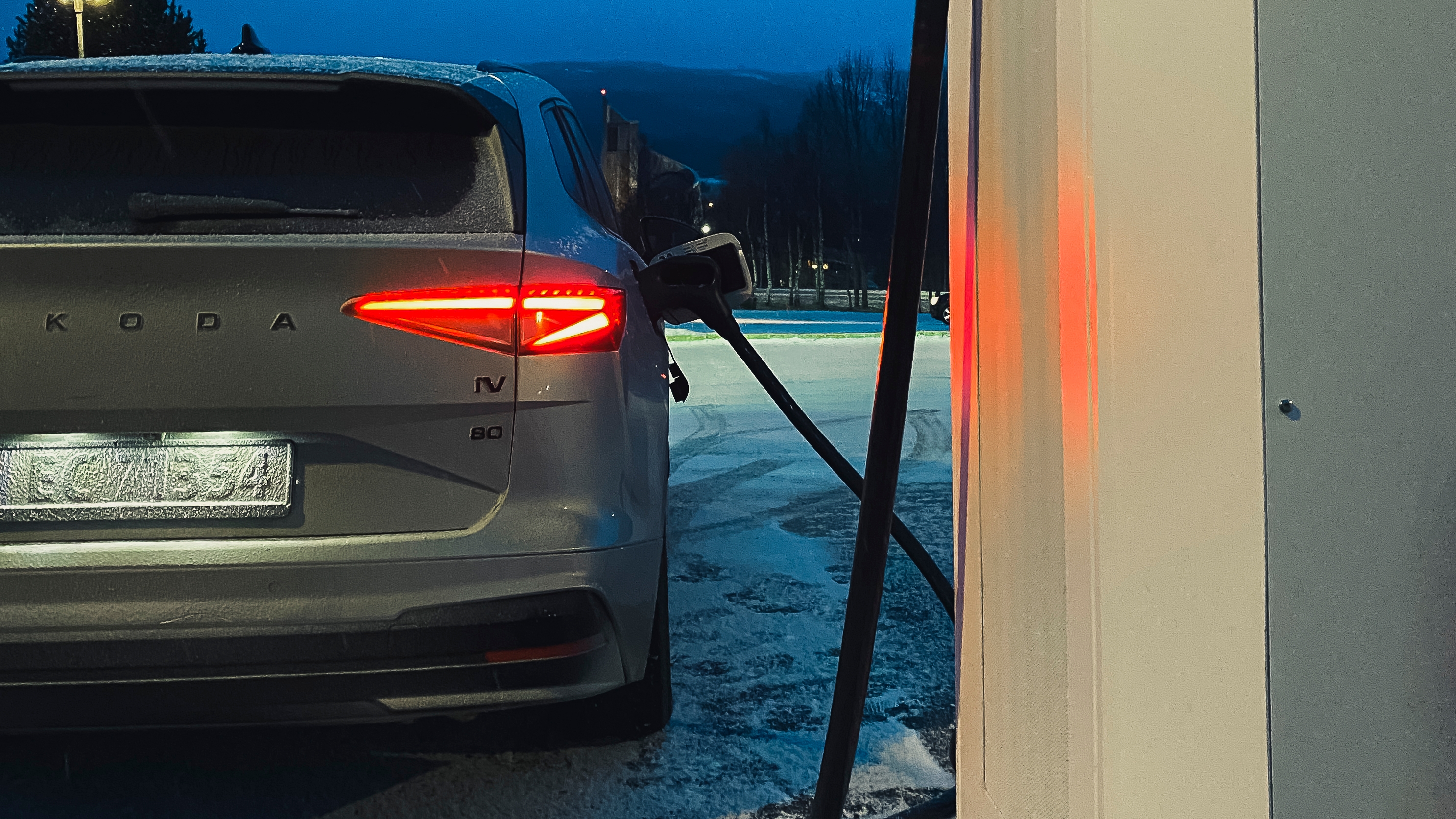 Elbil som hurtiglader