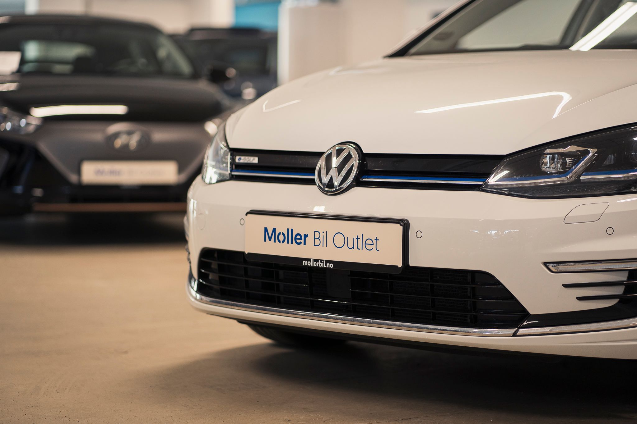 Outlet bruktbil i salgshall