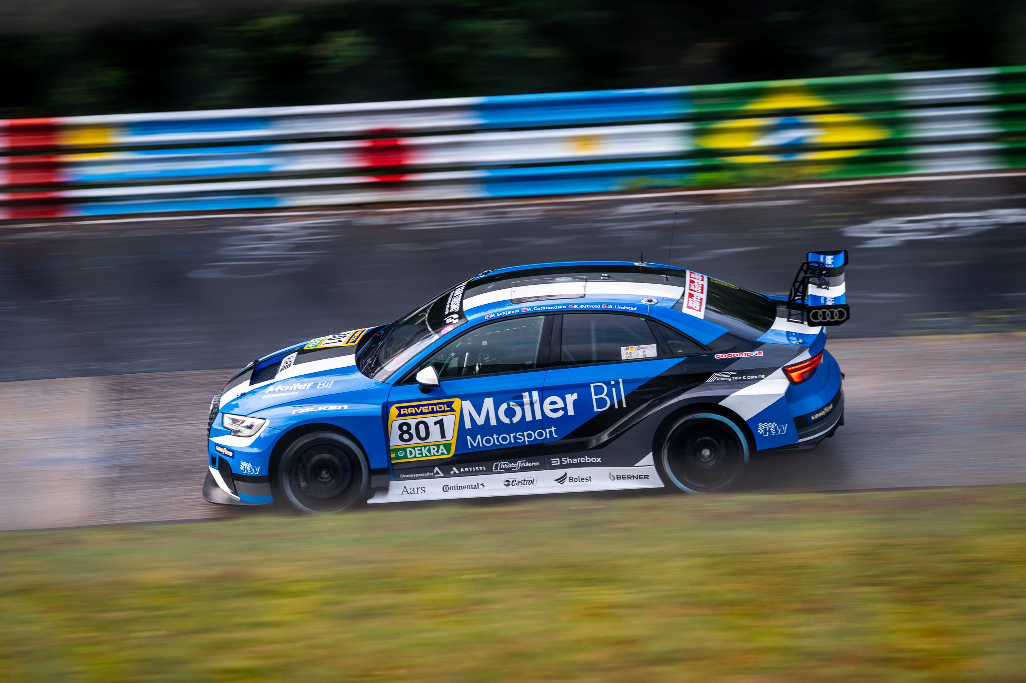 Møller Bils Audi på vei mot mål.
