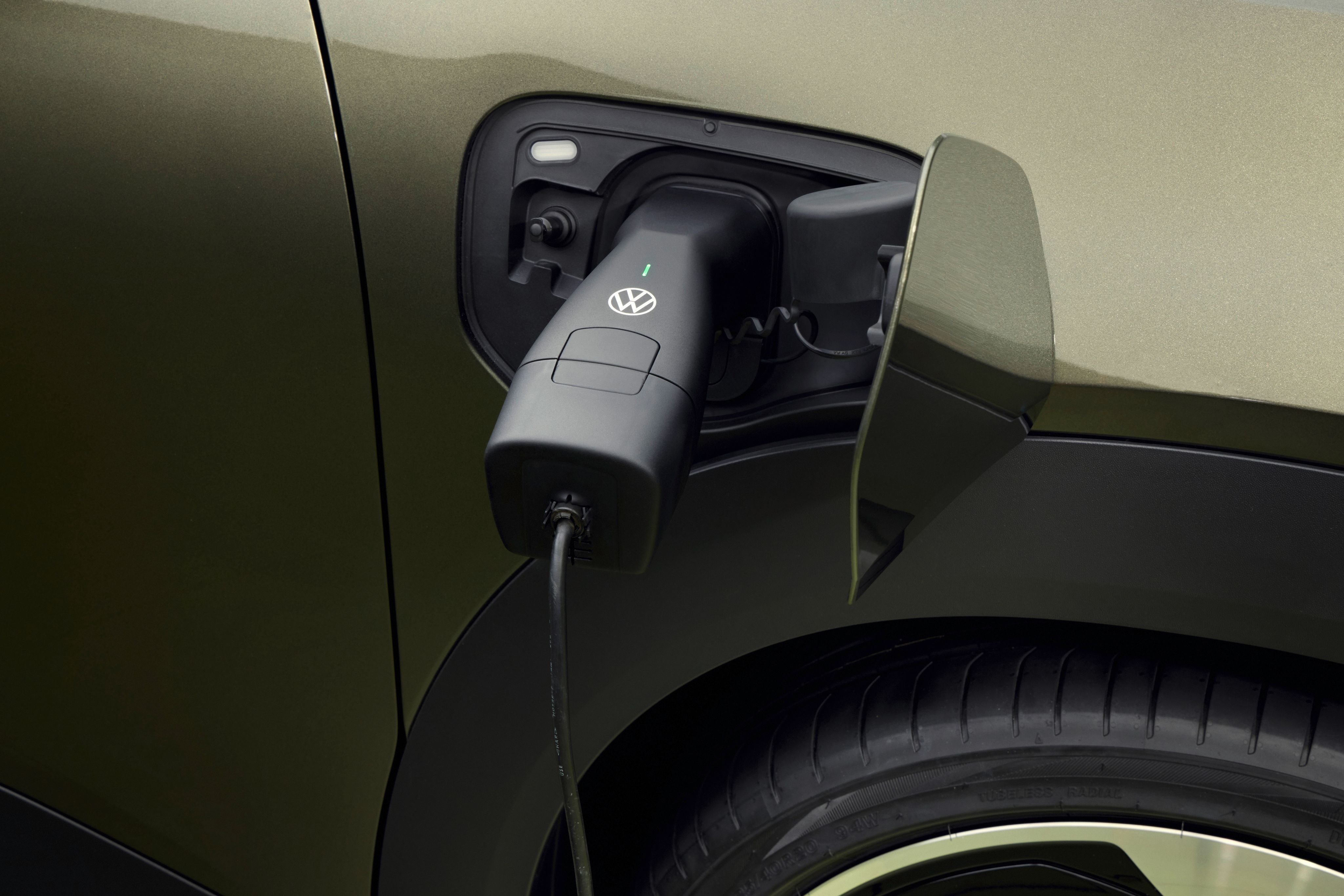 Alle modellene leveres også med Vehicle-to-Load (V2L).
