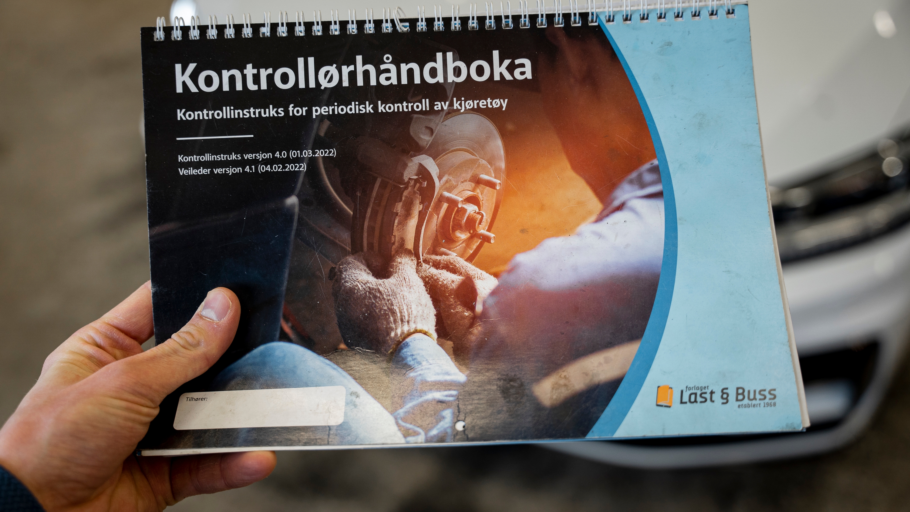 Mekanikeren kan støtte seg på kontrollørhåndboken ved behov som inneholder Vegdirektoratets forskrifter om periodisk kontroll.