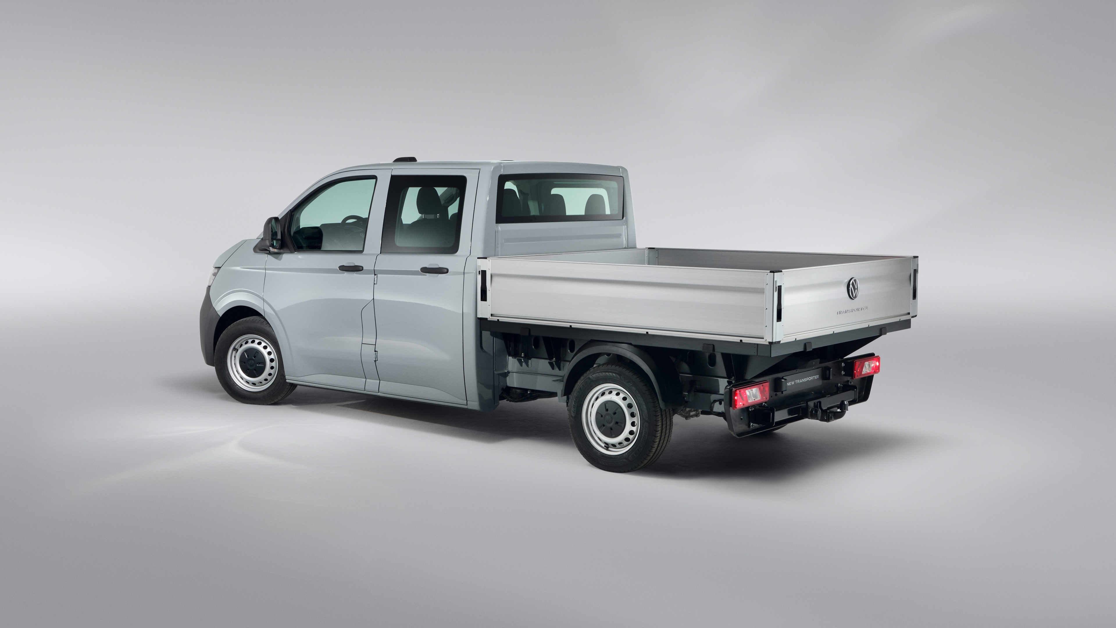 En pickup med dobbelkabin blir også tilgjengelig på et senere tidspunkt.