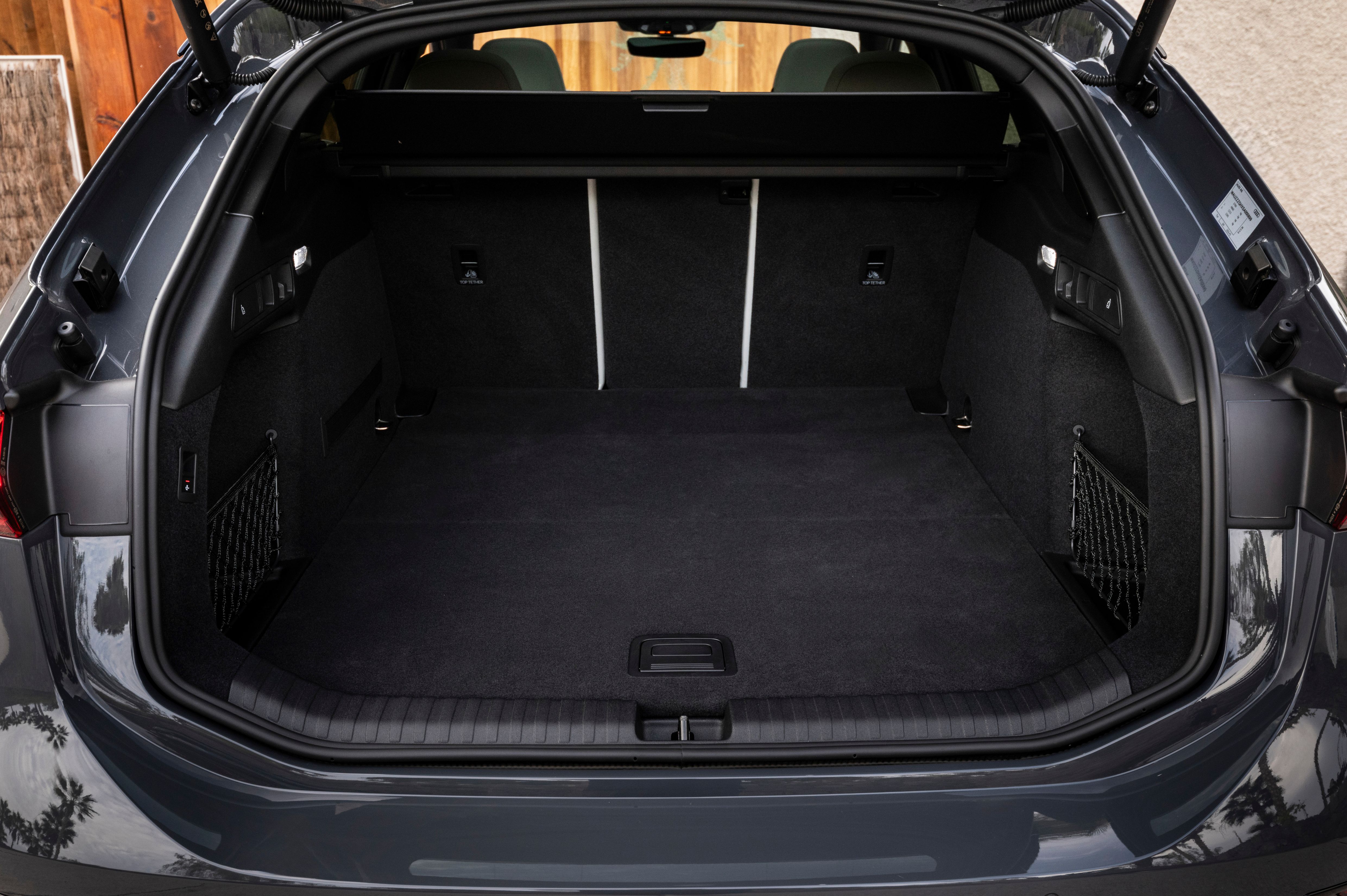 Bagasjerommet i Audi A6 e-tron er romslig.