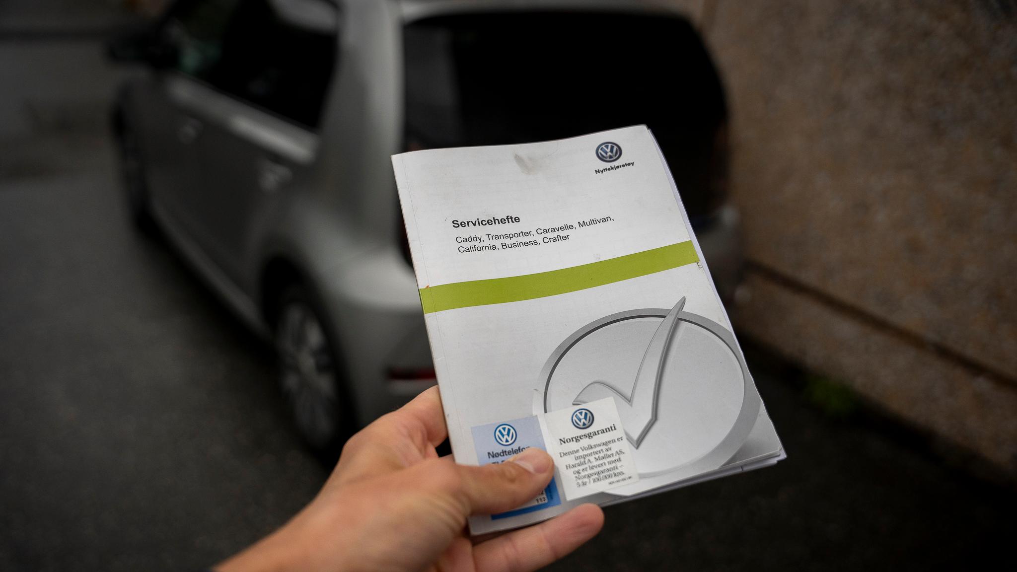 Slik ser det tradisjonelle serviceheftet ut.