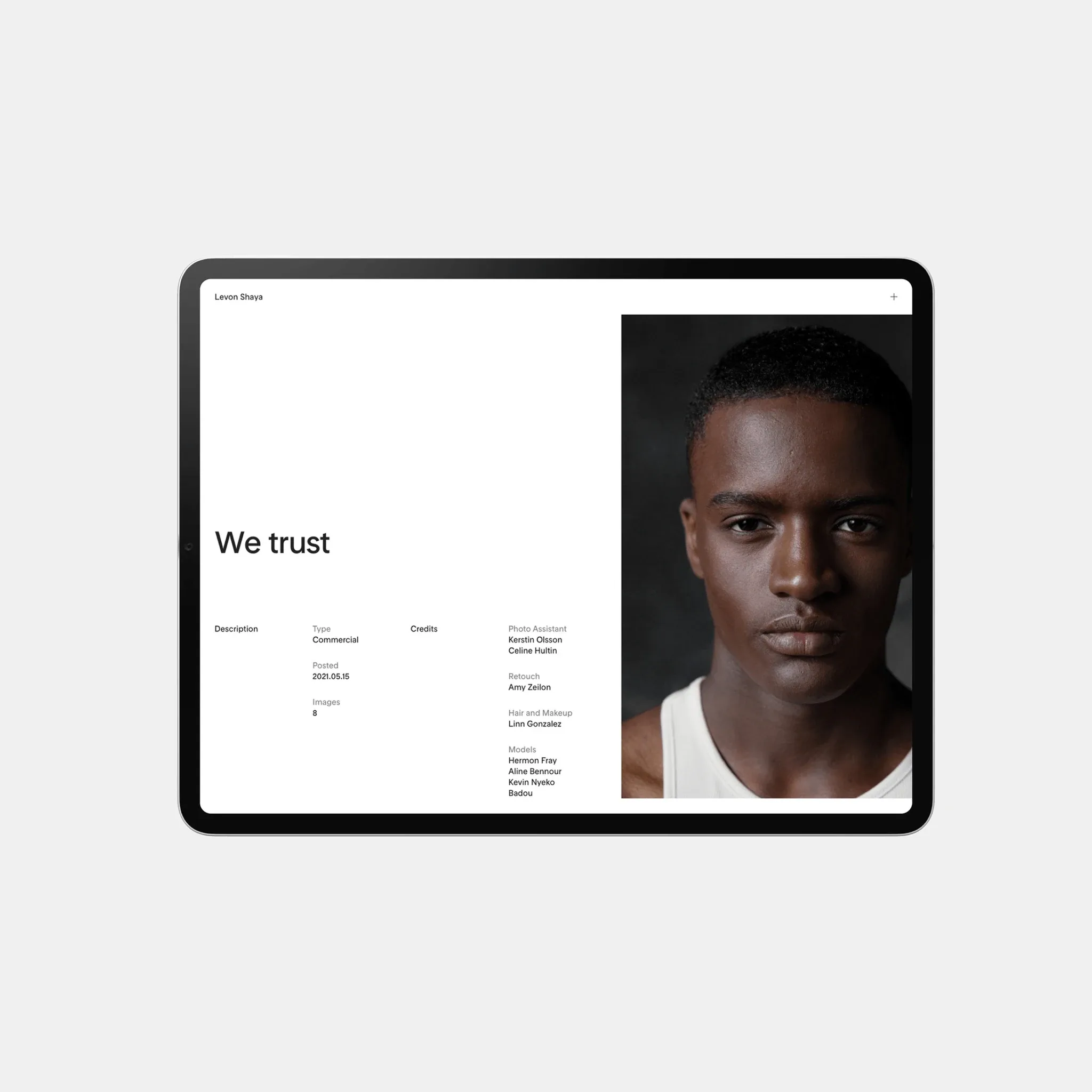Surfplatta som visar webbdesign
