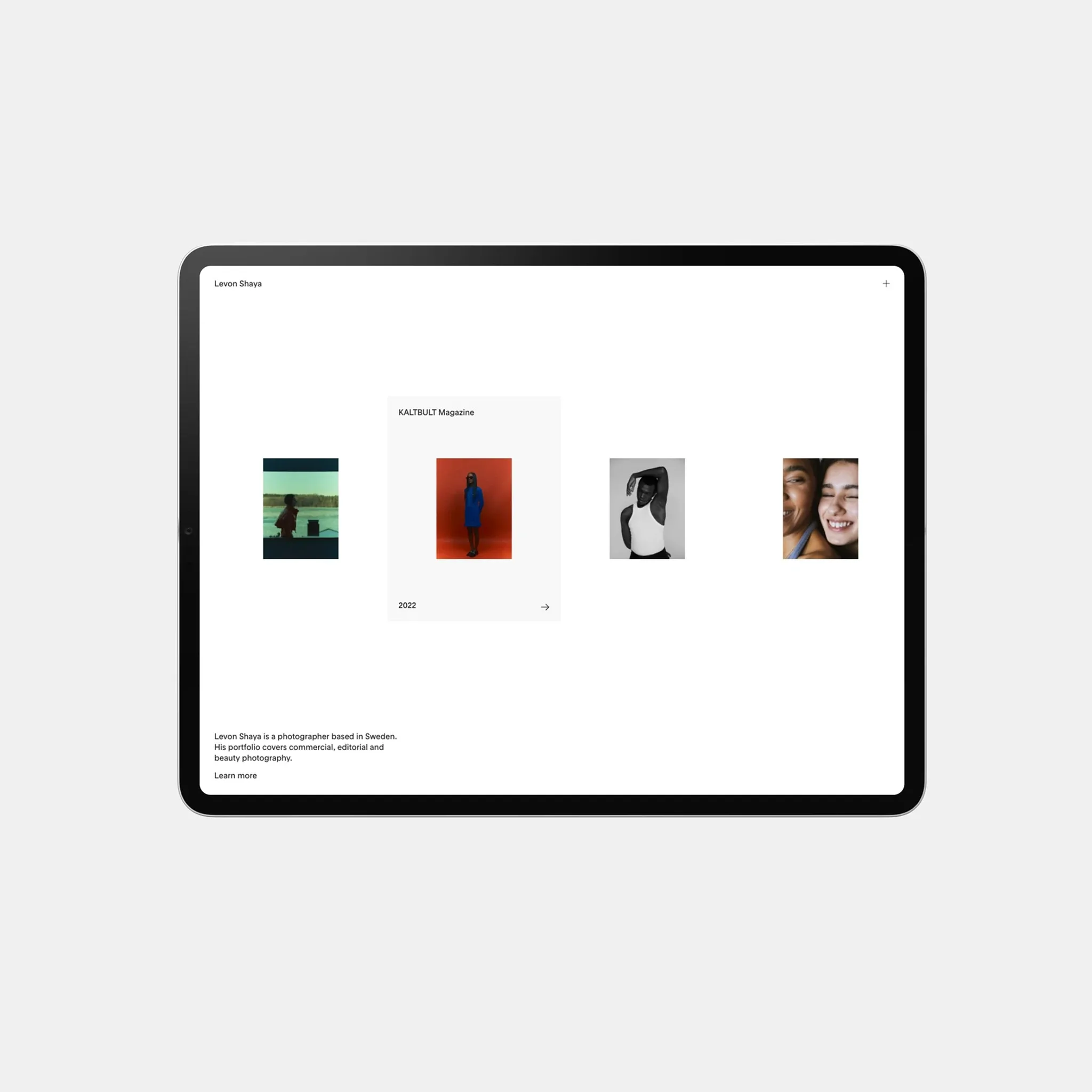 Surfplatta som visar webbplatsdesign