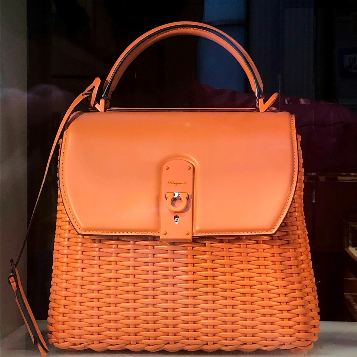 Classic Minimalist Tote 展示图 3