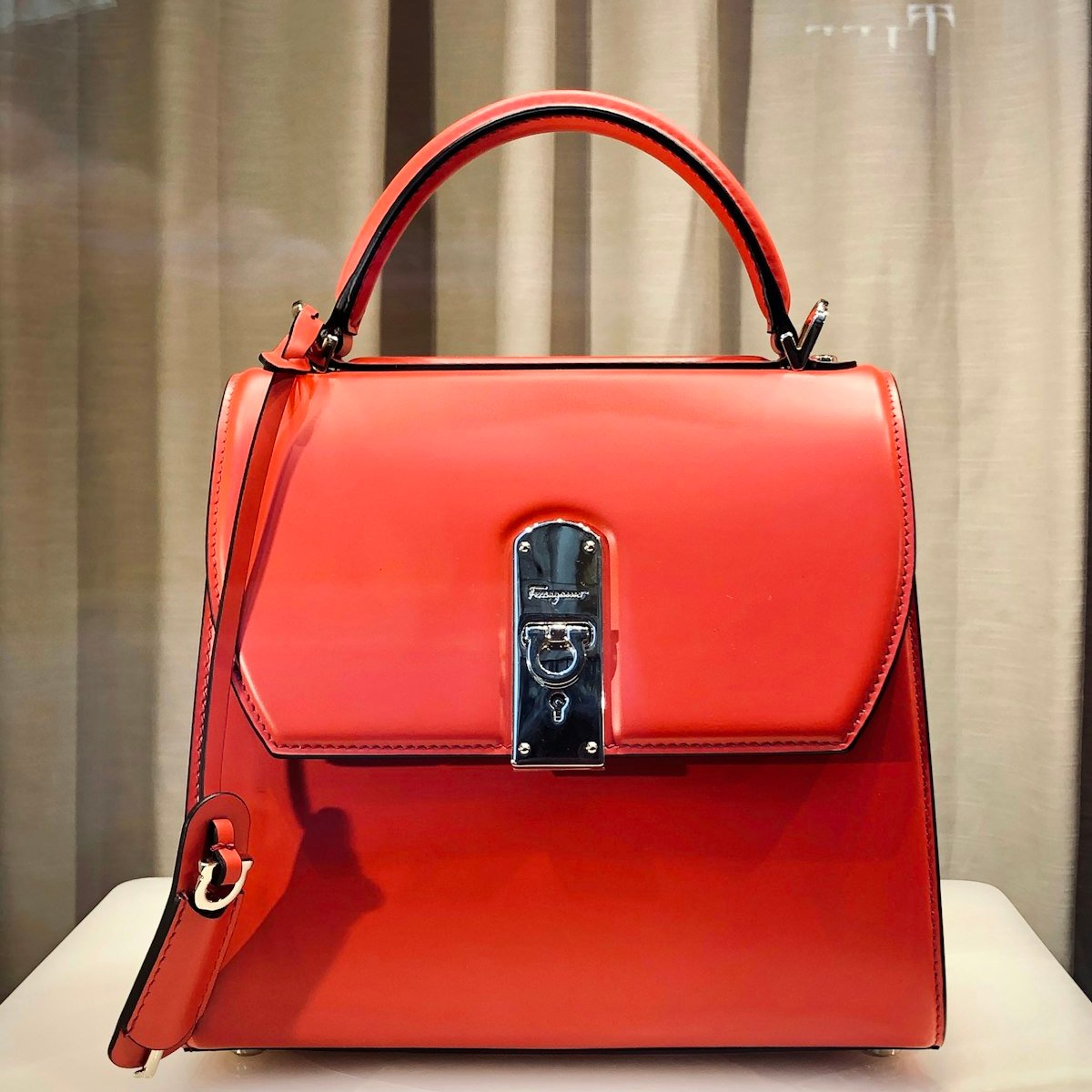 Classic Minimalist Tote 展示图 4