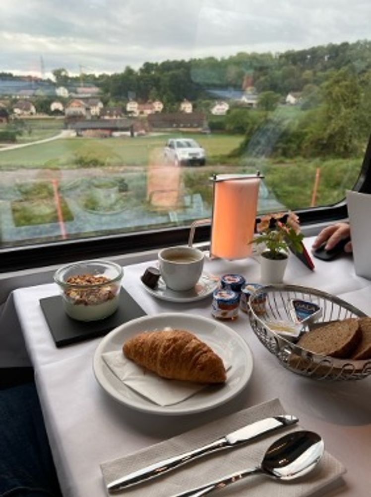 Petit déjeuner en Suisse 