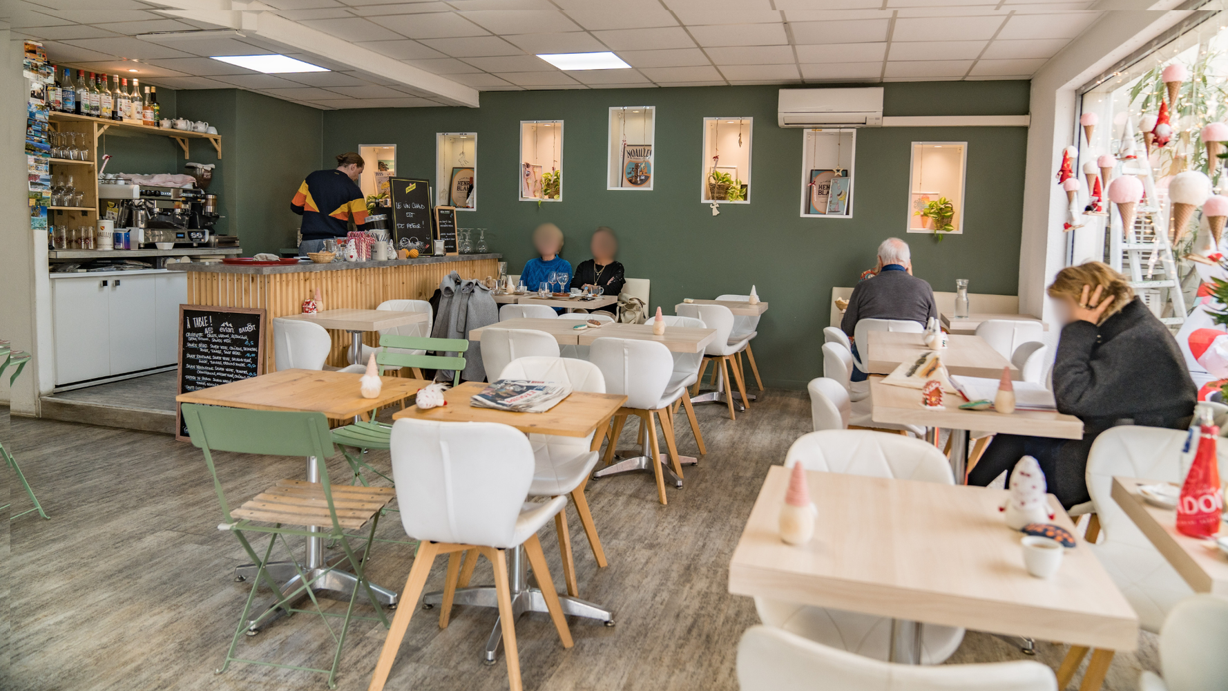 L'intérieur du restaurant La Gelateria, à Rochefort du Gard