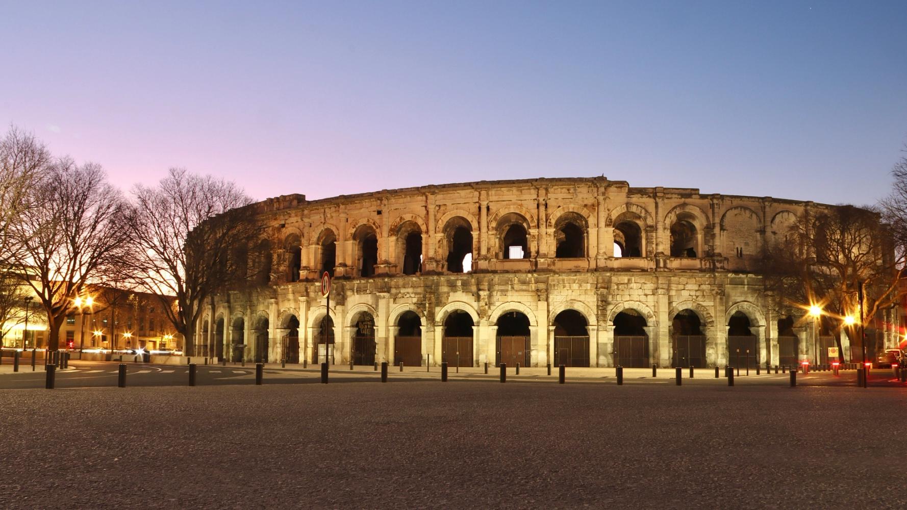 Image 0: Nîmes