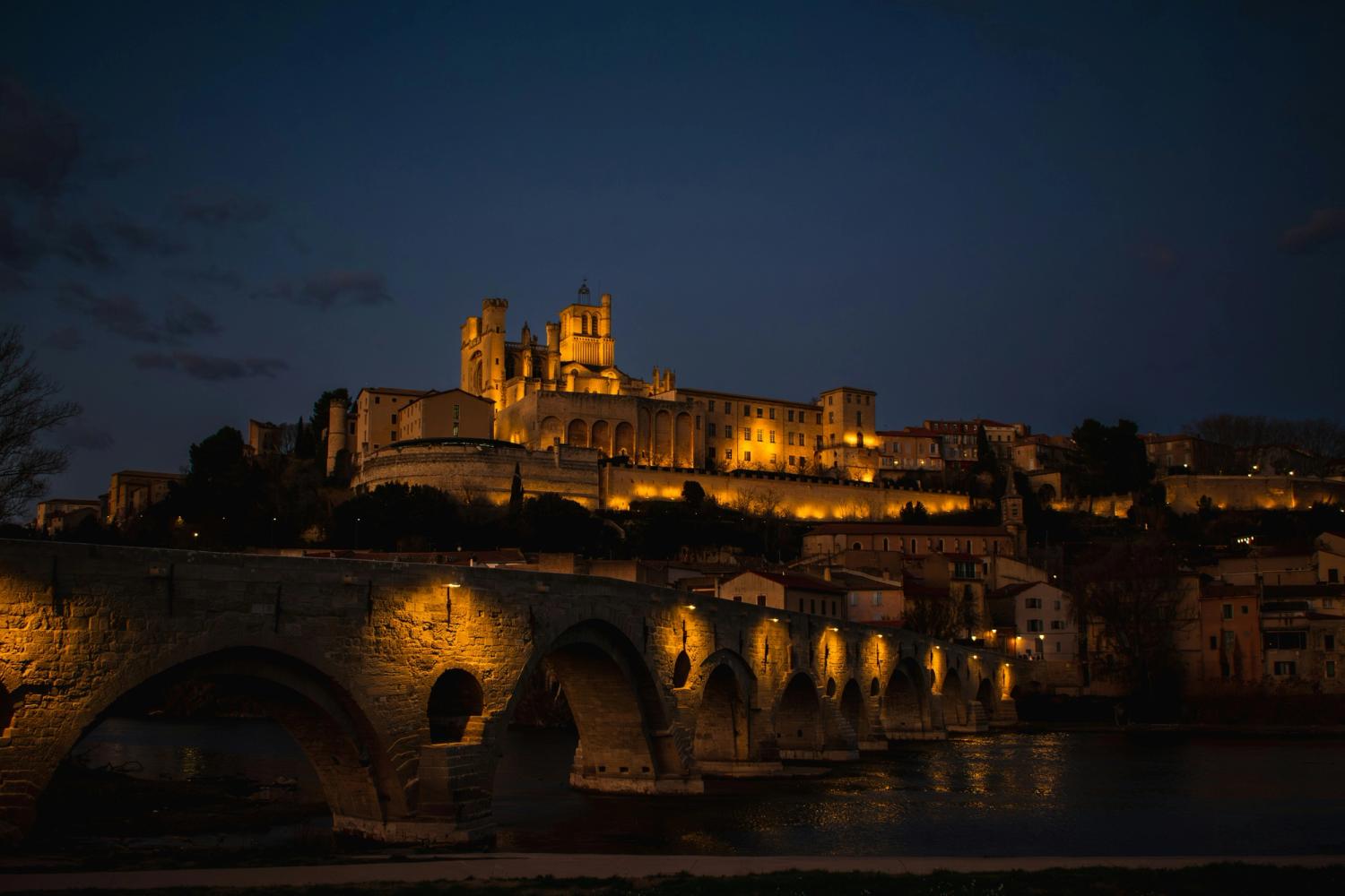 Image 0: Béziers