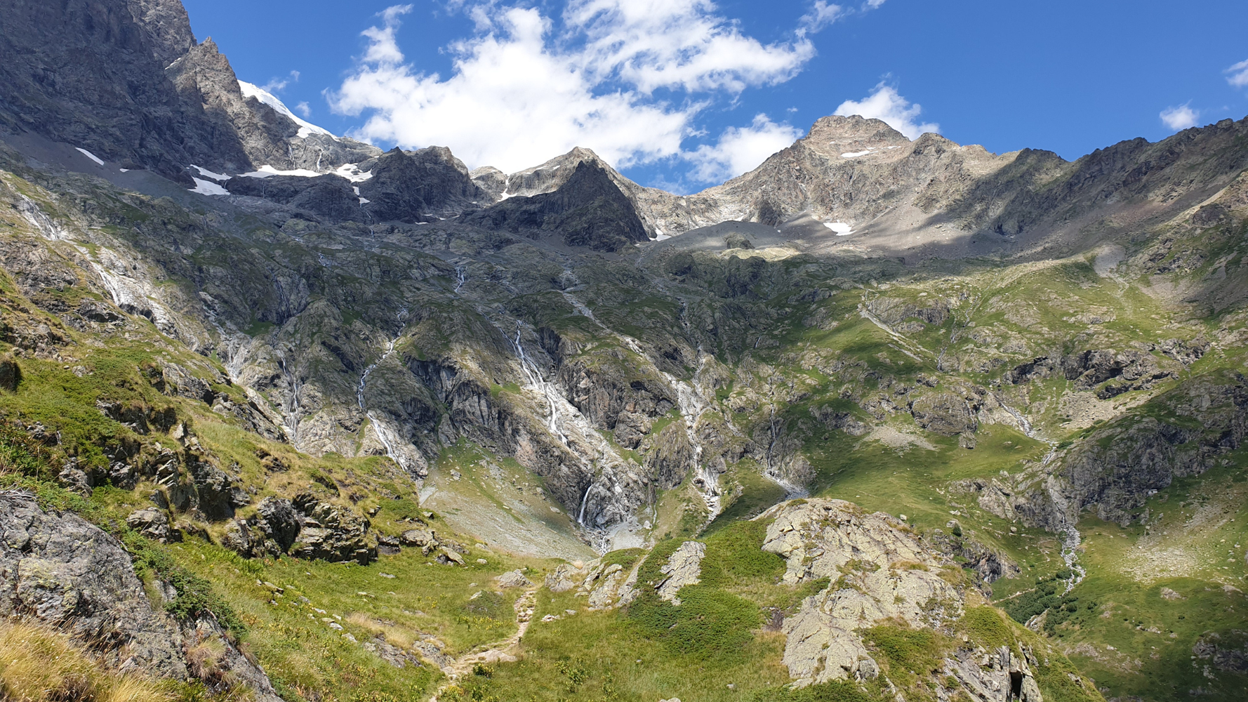 Montagnes en été