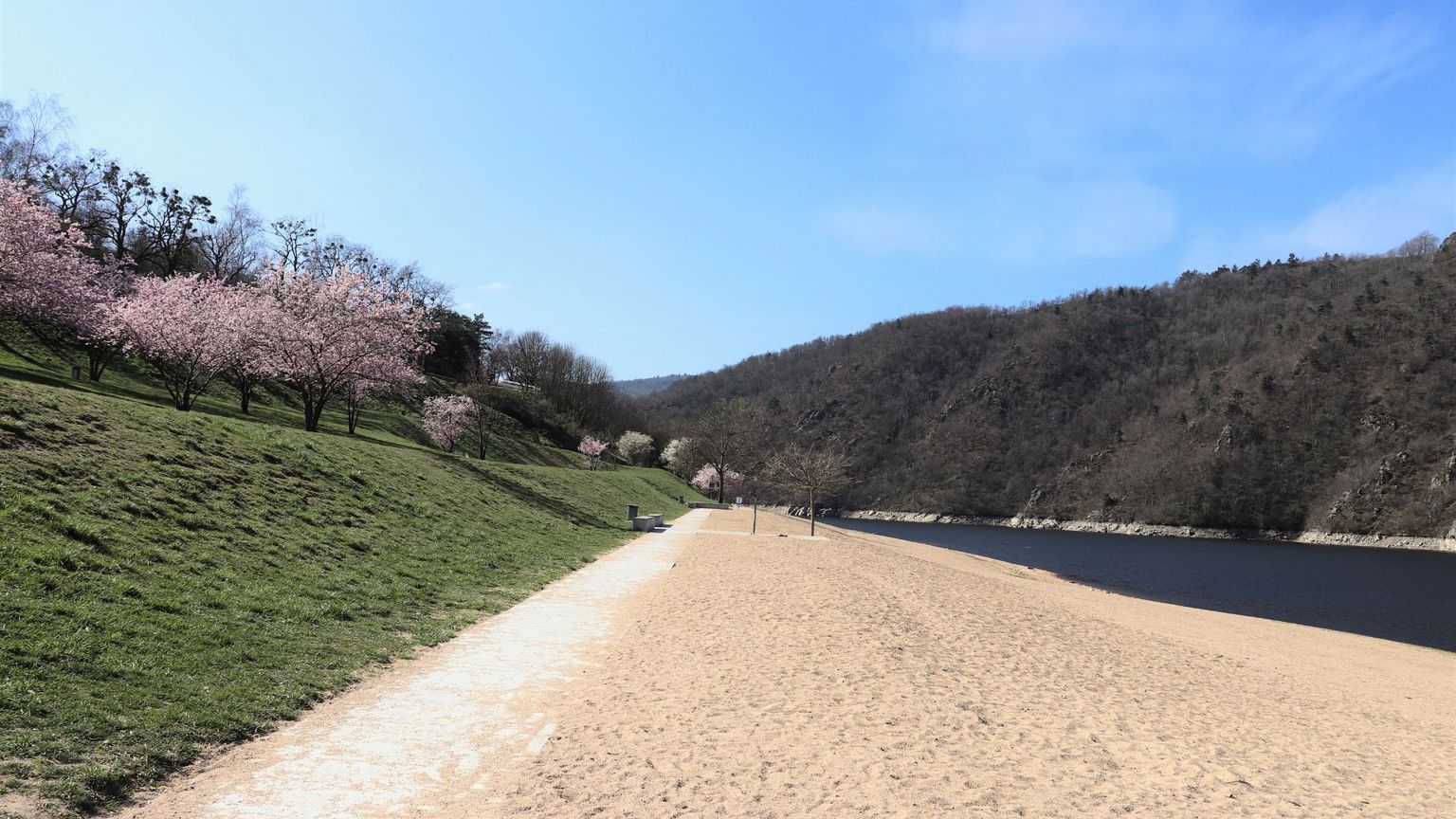 Week-end à vélo au départ de Lyon : à la découverte des gorges de la Loire — photo 1
