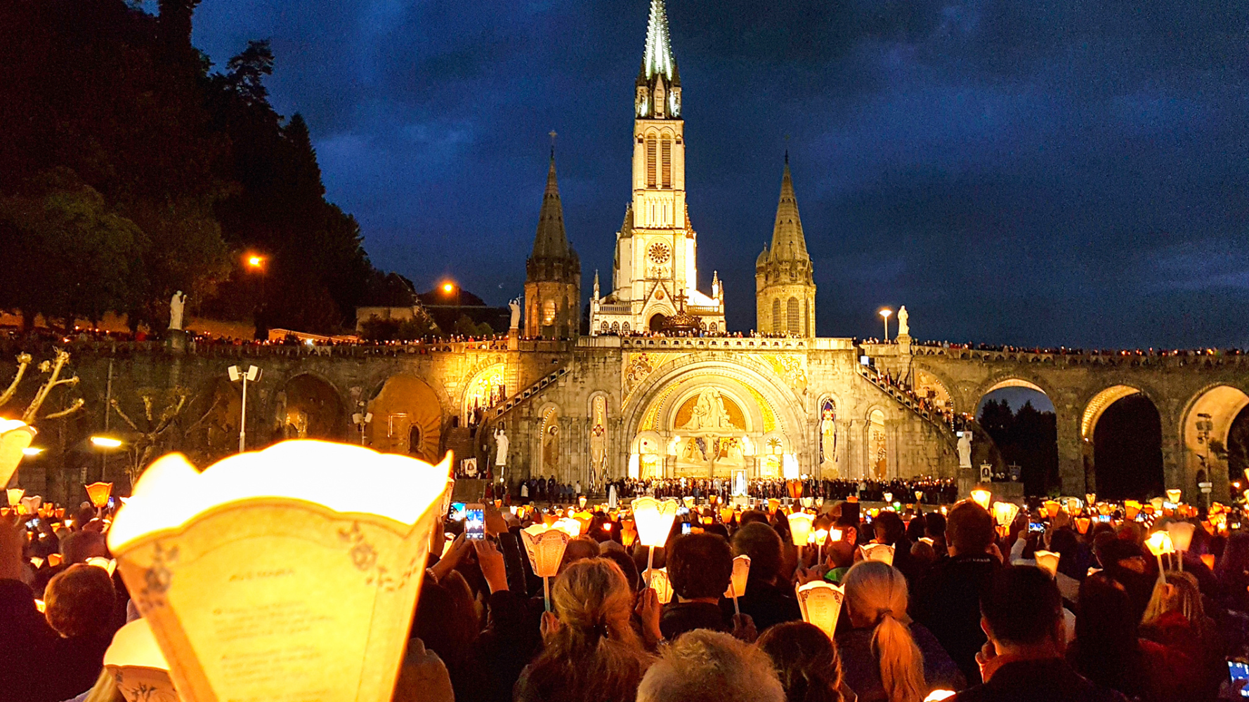 Image 9: Lourdes