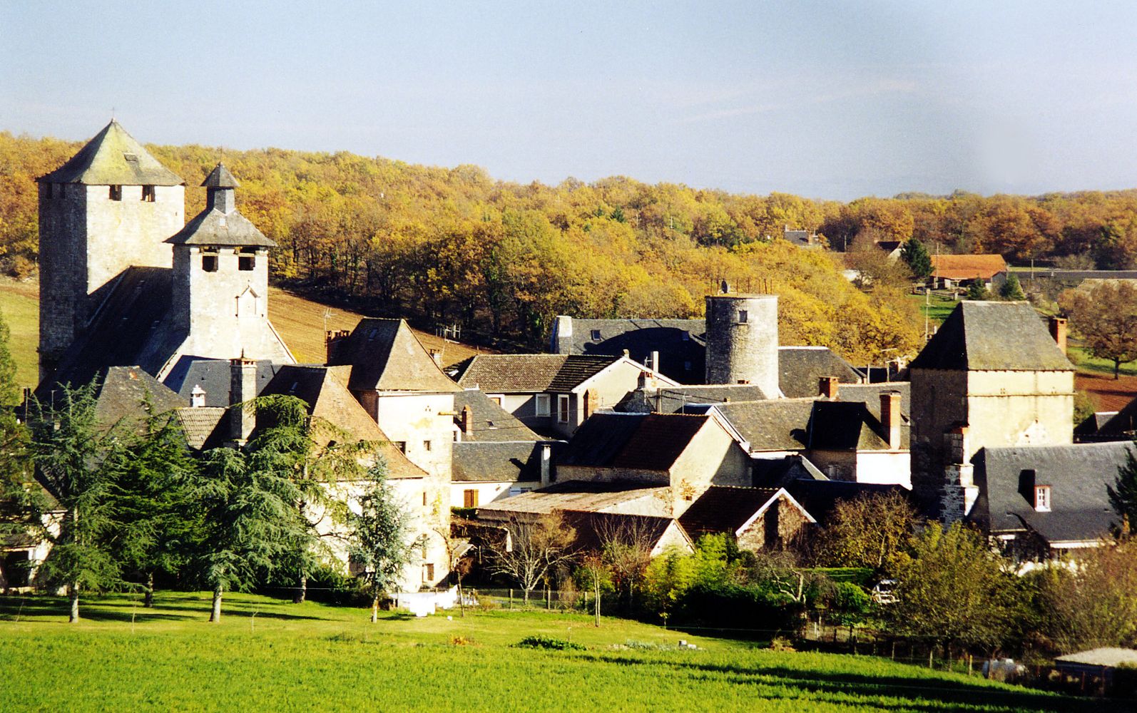 Image 0: Gignac