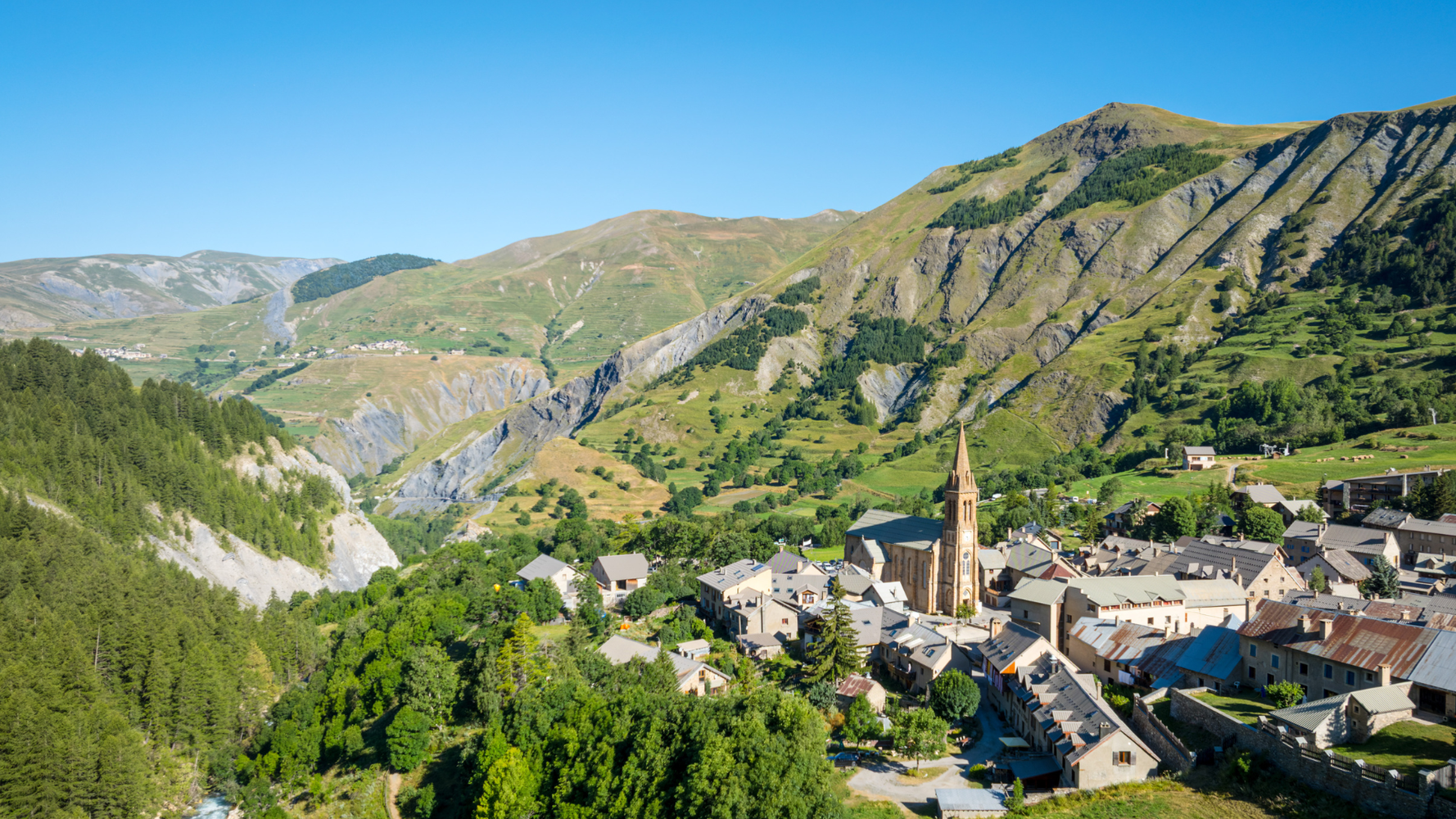 Top 6 des plus belles villes et villages à découvrir dans les Hautes-Alpes