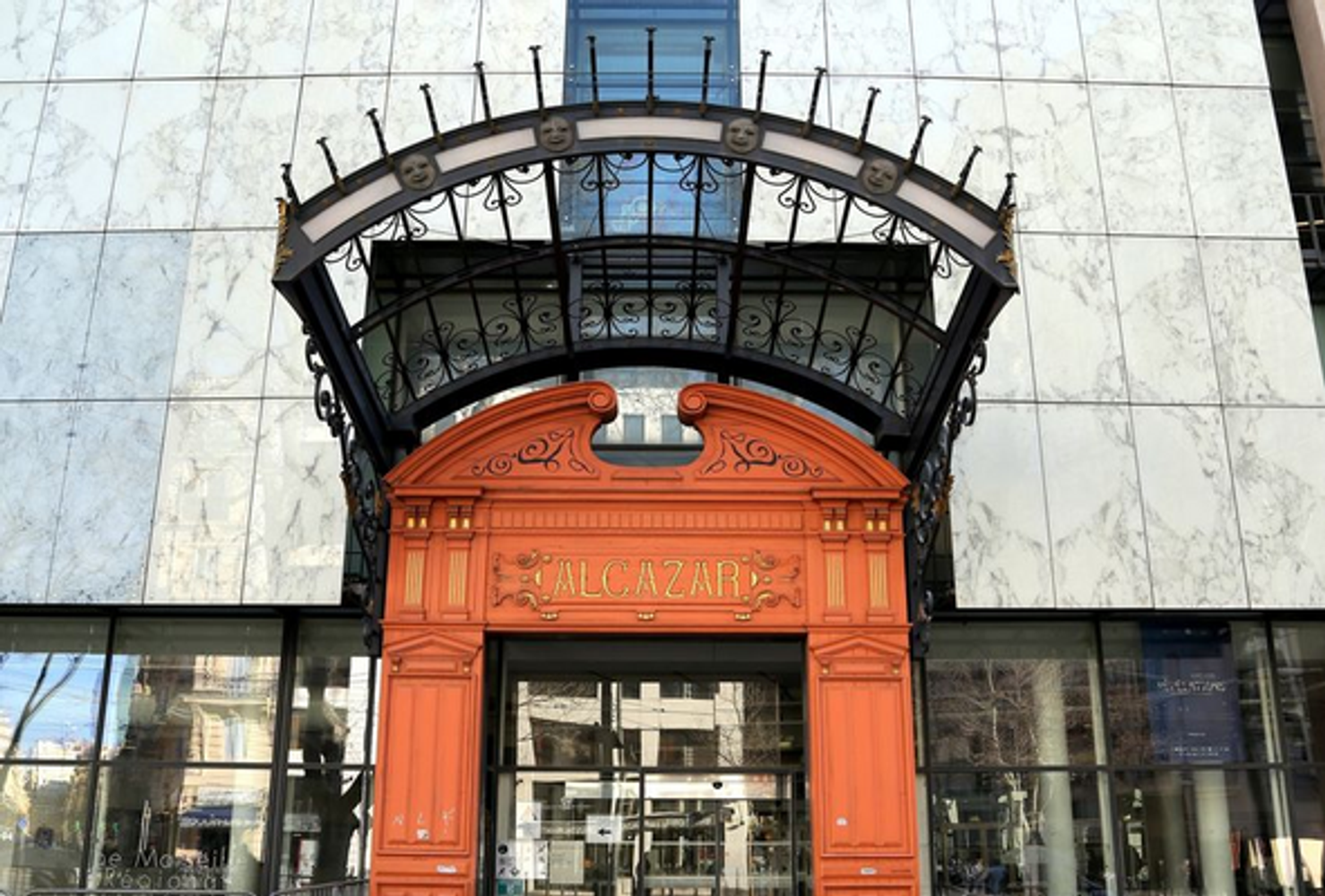 La bibliothèque emblématique L'Alcazar