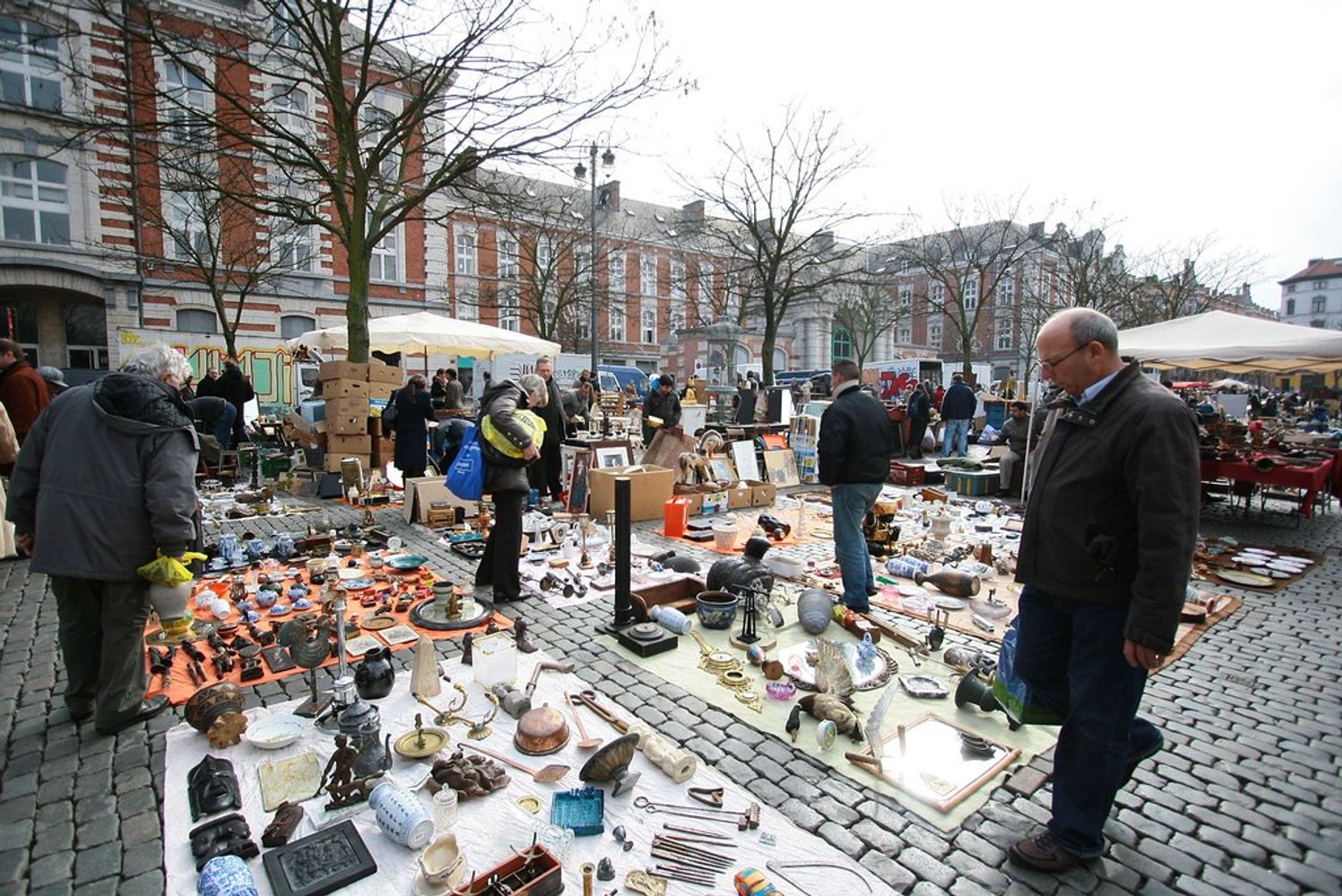 Le marché aux puces du Jeu de Balle pour faire tes meilleures affaires ! 