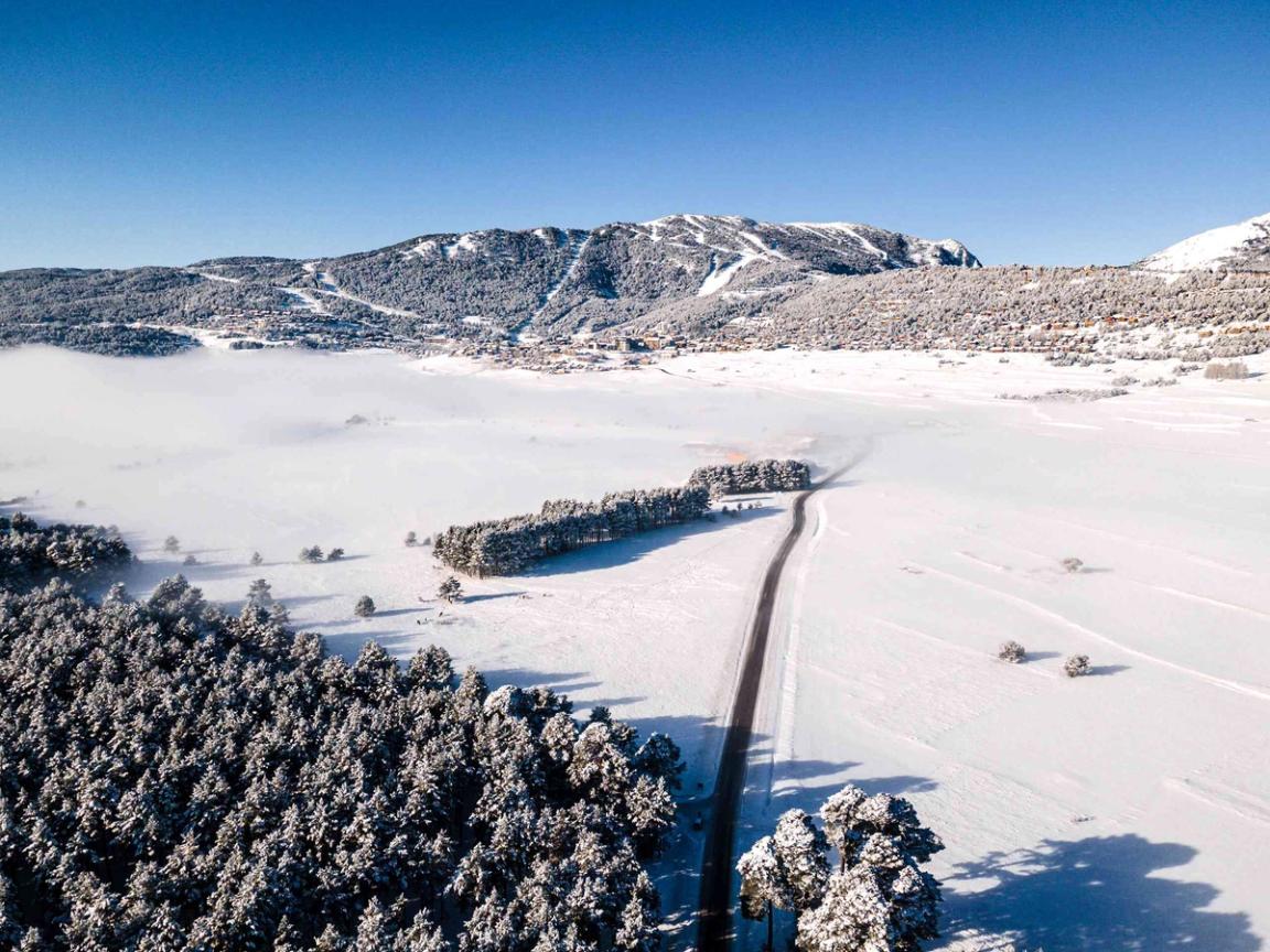 Les Angles — photo 1