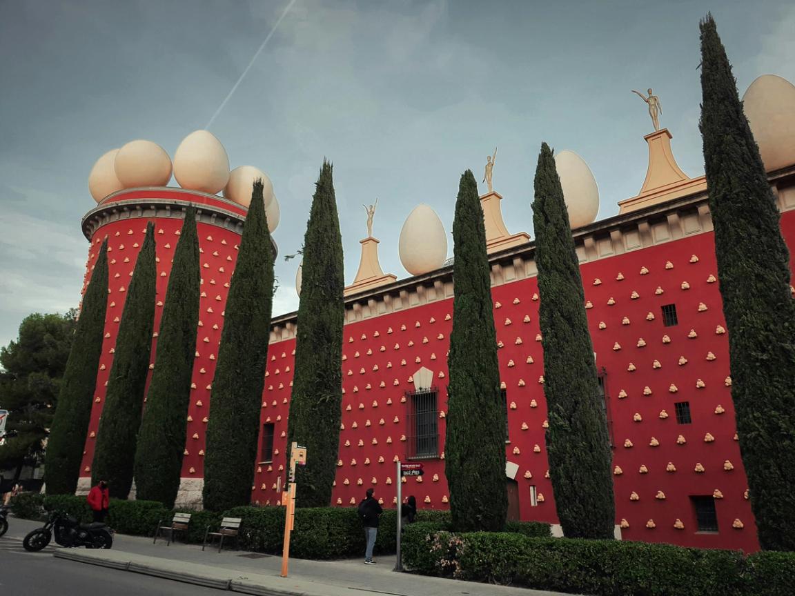 Figueras — photo 1