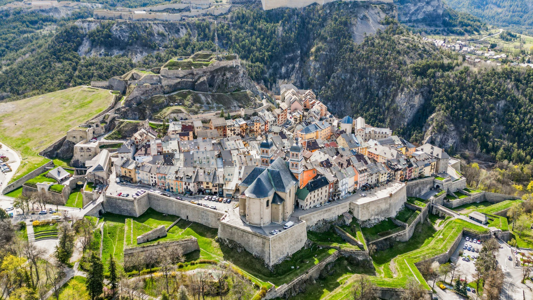 La cité Vauban vue d'en haut (drone)