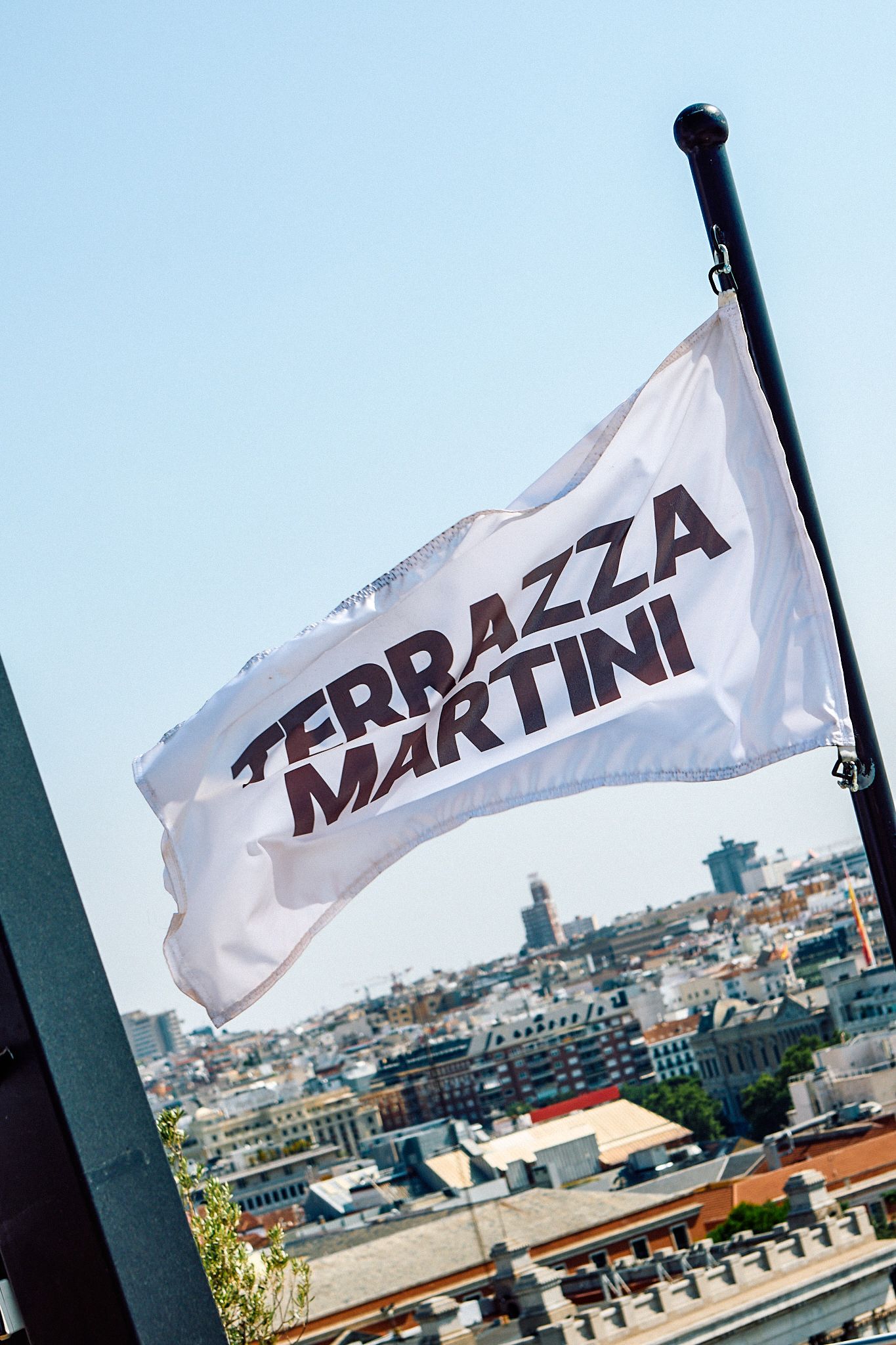bright MARTINI Bianco Spritz on a sun-drenched afternoon at TERRAZZA MARTIN