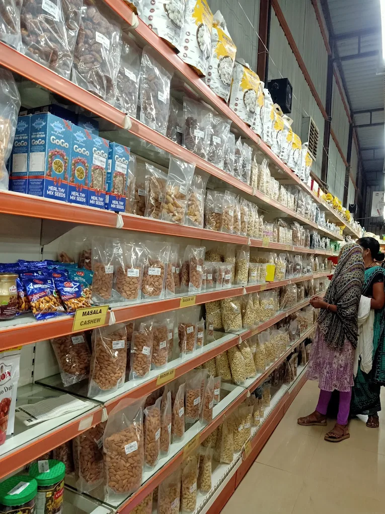 RJ MALL A World of Wholesale - image 3 of 6