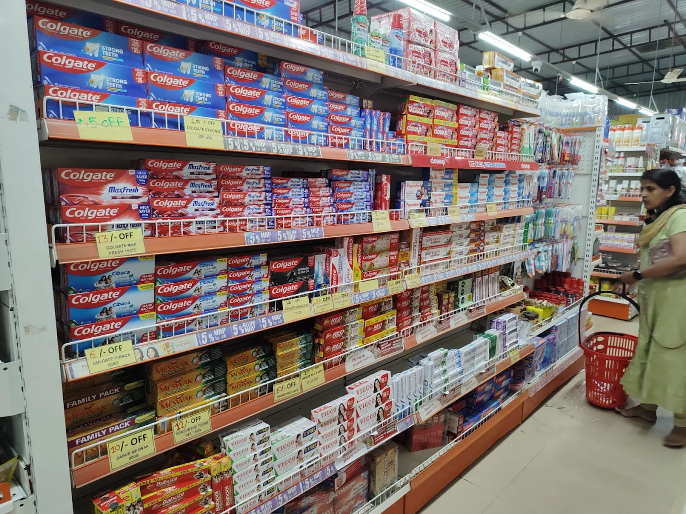 RJ MALL A World of Wholesale - image 6 of 6