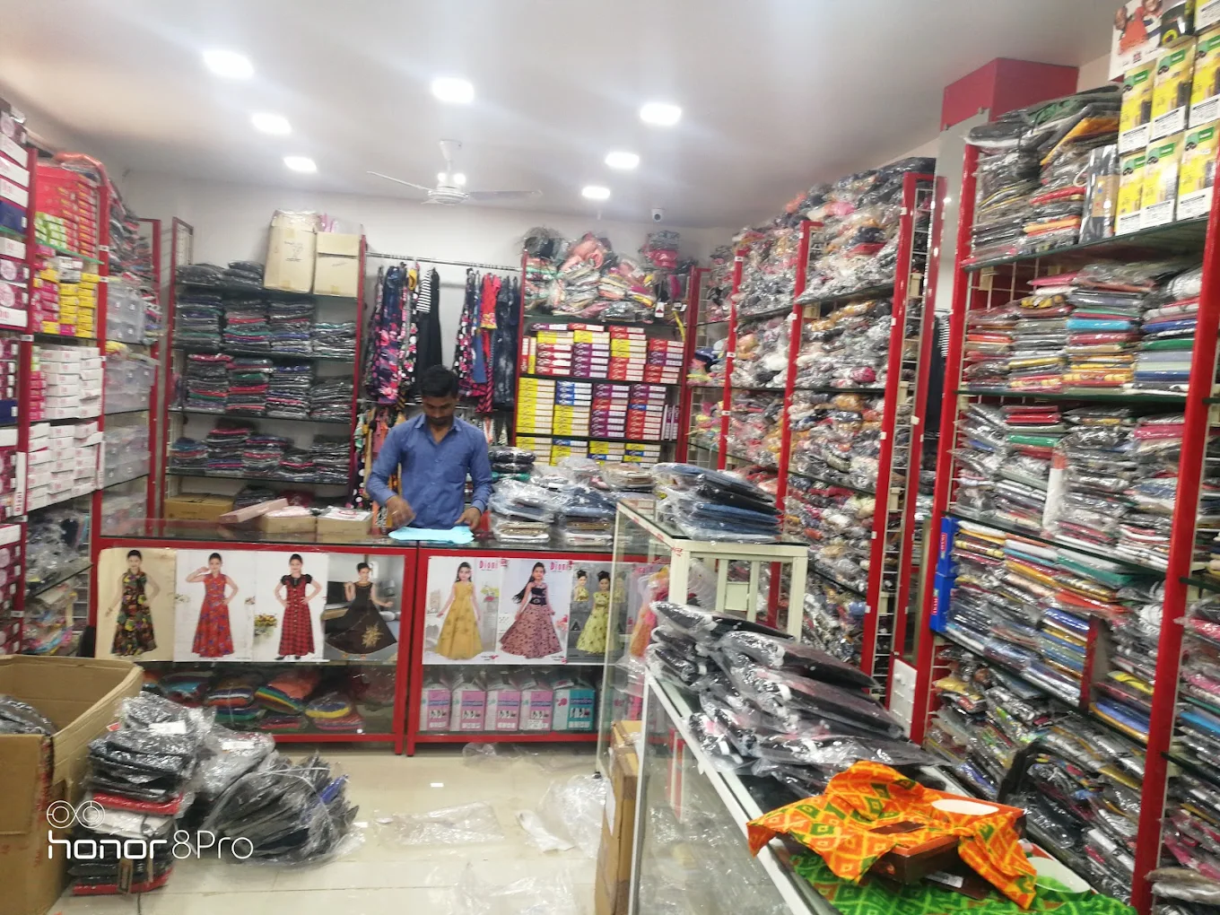 Rajveer Collection, Lasalgaon - image 2 of 7