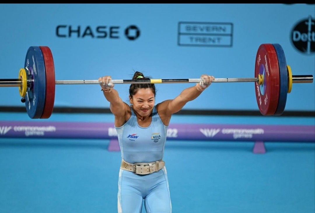 🏆 भारताला पहिलं सुवर्ण! मीराबाई चानूची सुवर्ण हॅट्ट्रिक, राष्ट्रकुल स्पर्धेत इतिहास