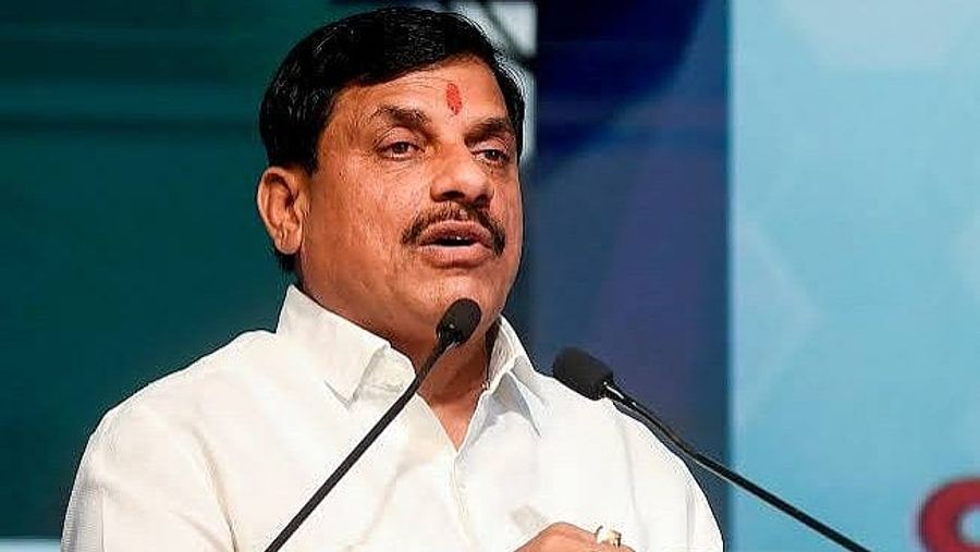 मध्यप्रदेशचे मुख्यमंत्री मोहन यादव यांनी खार्जे यांच्या पंतप्रधान मोदी यांच्या वडिलांविरोधातची ट