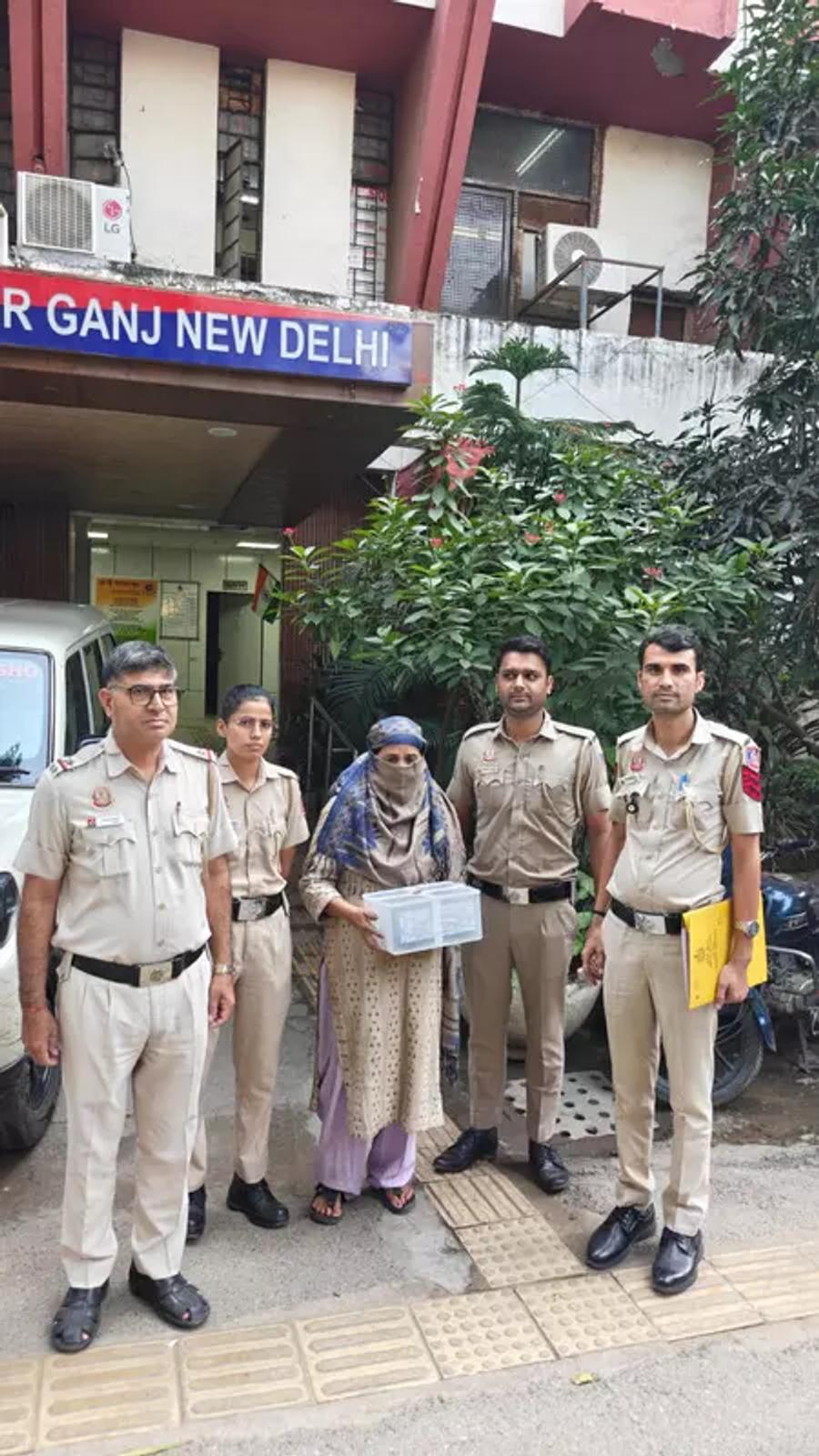 Delhi: 72-year-old woman arrested for snatching foreigner's bag in Paharganj