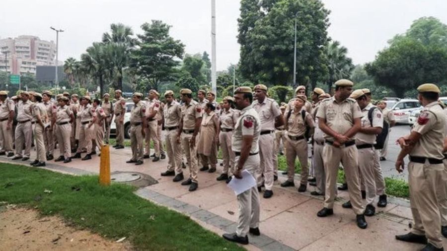 Delhi Rings Up Security: 450+ CCTVs Deployed for Round-the-Clock VVIP Surveillance