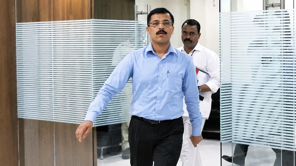 FDA मध्ये तुकाराम मुंढे यांची 'झिरो टॉलरन्स' मोहीम; अवघ्या महिनाभरात राज्यातील काळ्या बाजाराला मोठा धक्काडॉक्टरांपासून बनावट सौंदर्यप्रसाधनांपर्यंत मोठा फटका