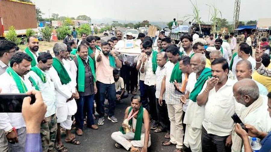 Sugarcane farmers call off agitation, set fresh deadline for government response