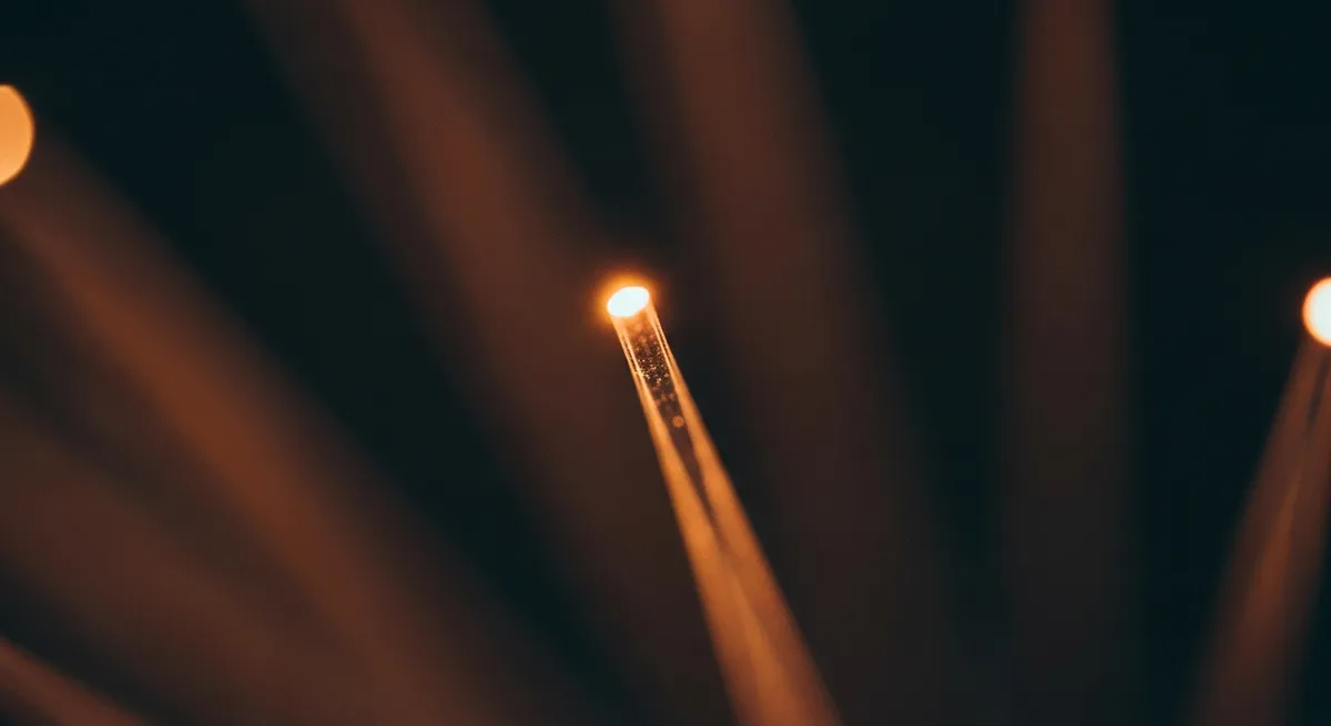 Header image for A Narrow Window for the 10Gbps Stream