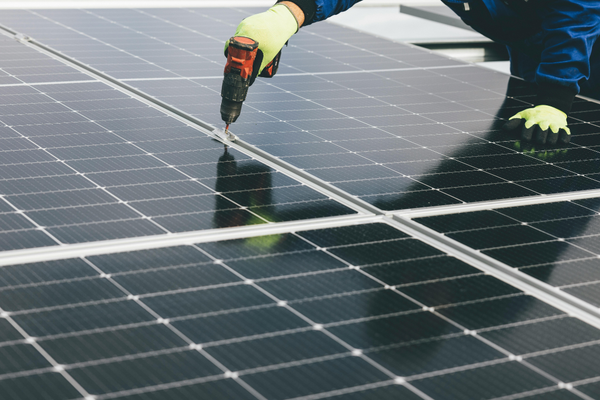 Installation of a solar panel array