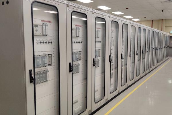 Energy Monitoring Software vs Energy Management Software: What Is the Difference?