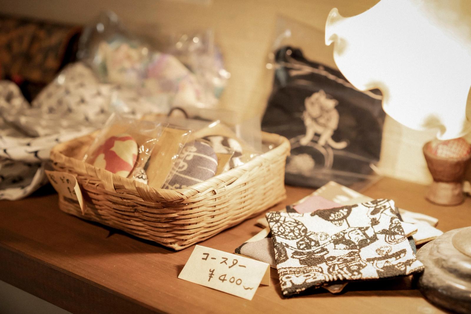 Japanese style coaster and tea bags at Japanese tea cafe