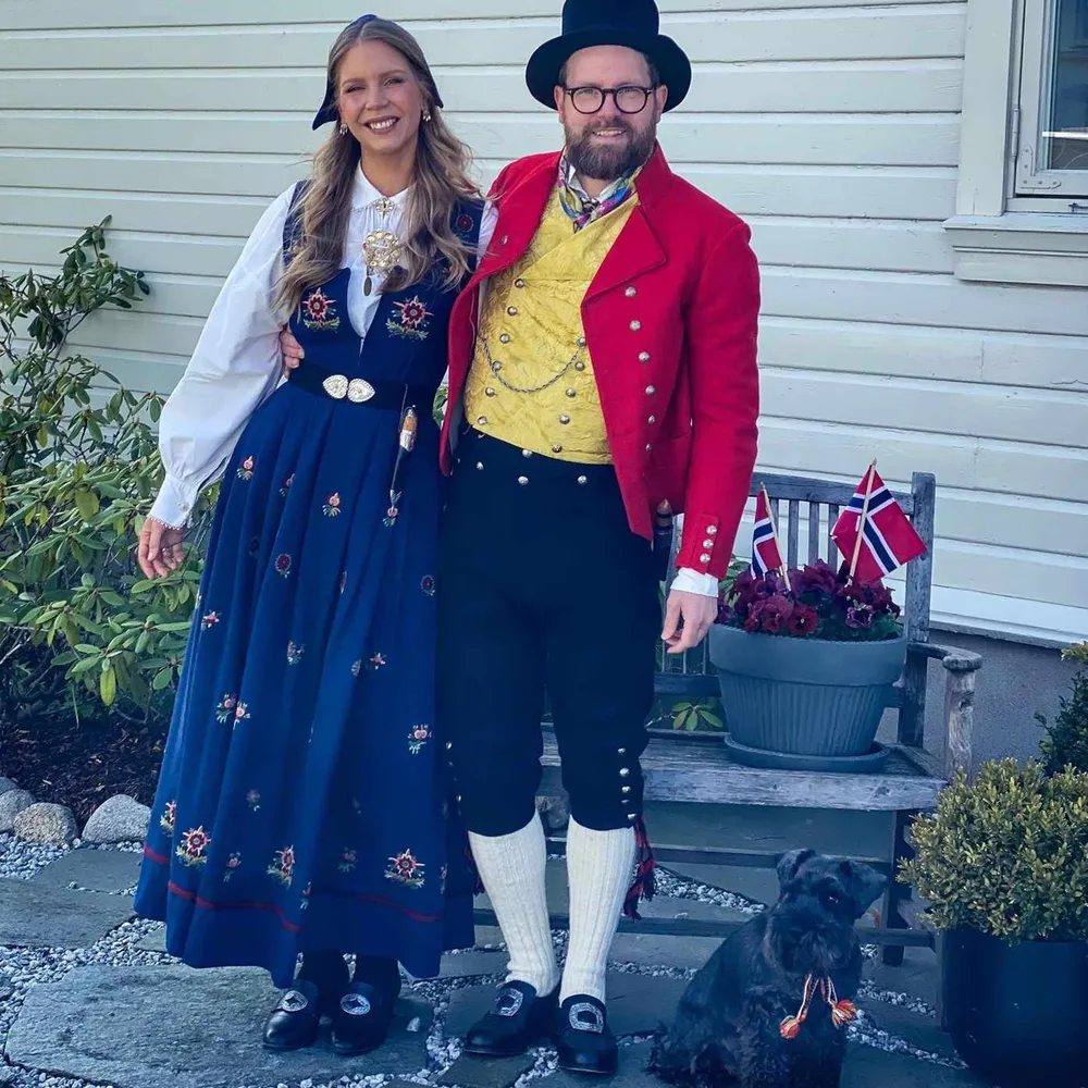 Jeanette i jordebunaden på 17. mai hjemme i Tønsberg