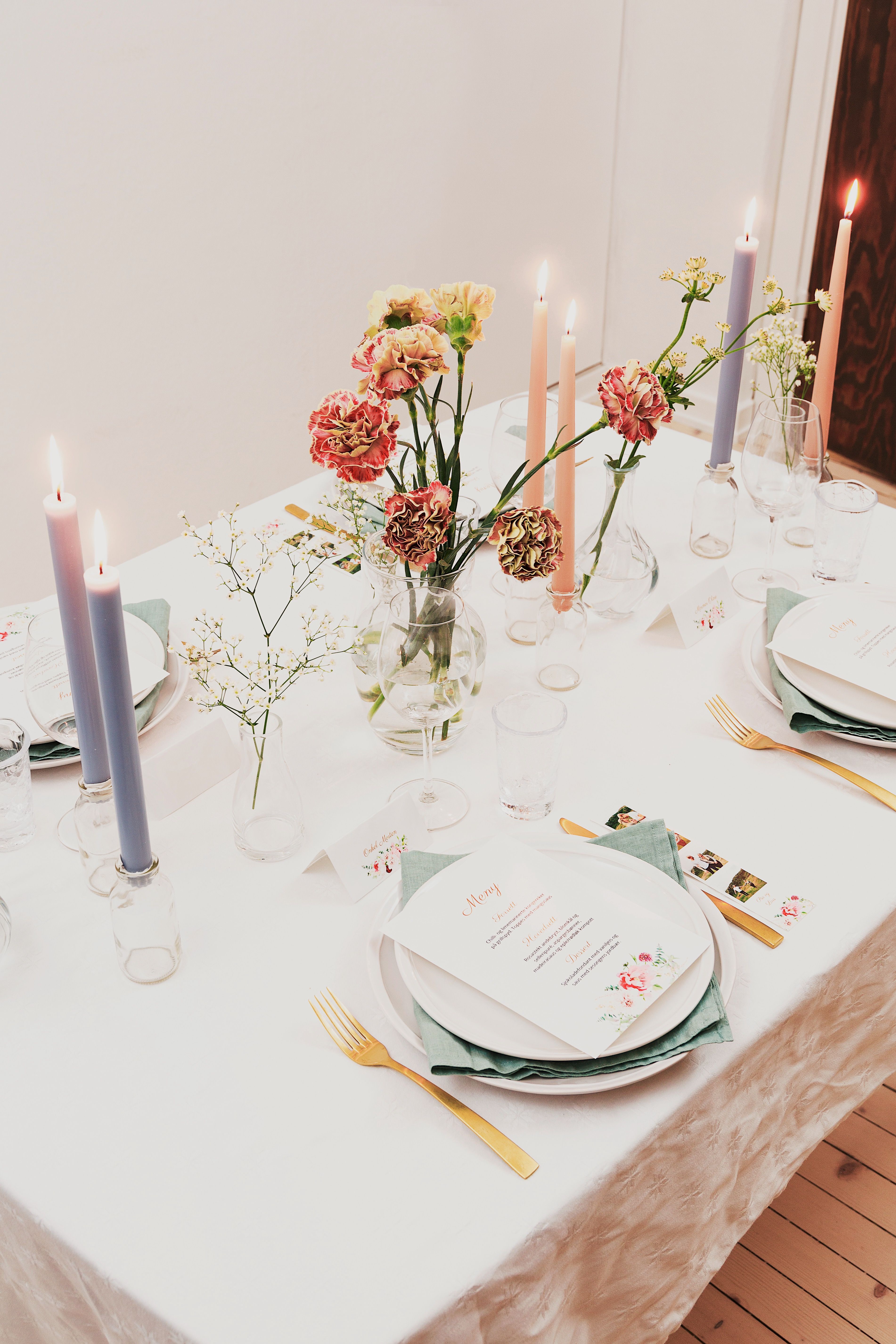 Fargerik bordpynt til bryllup