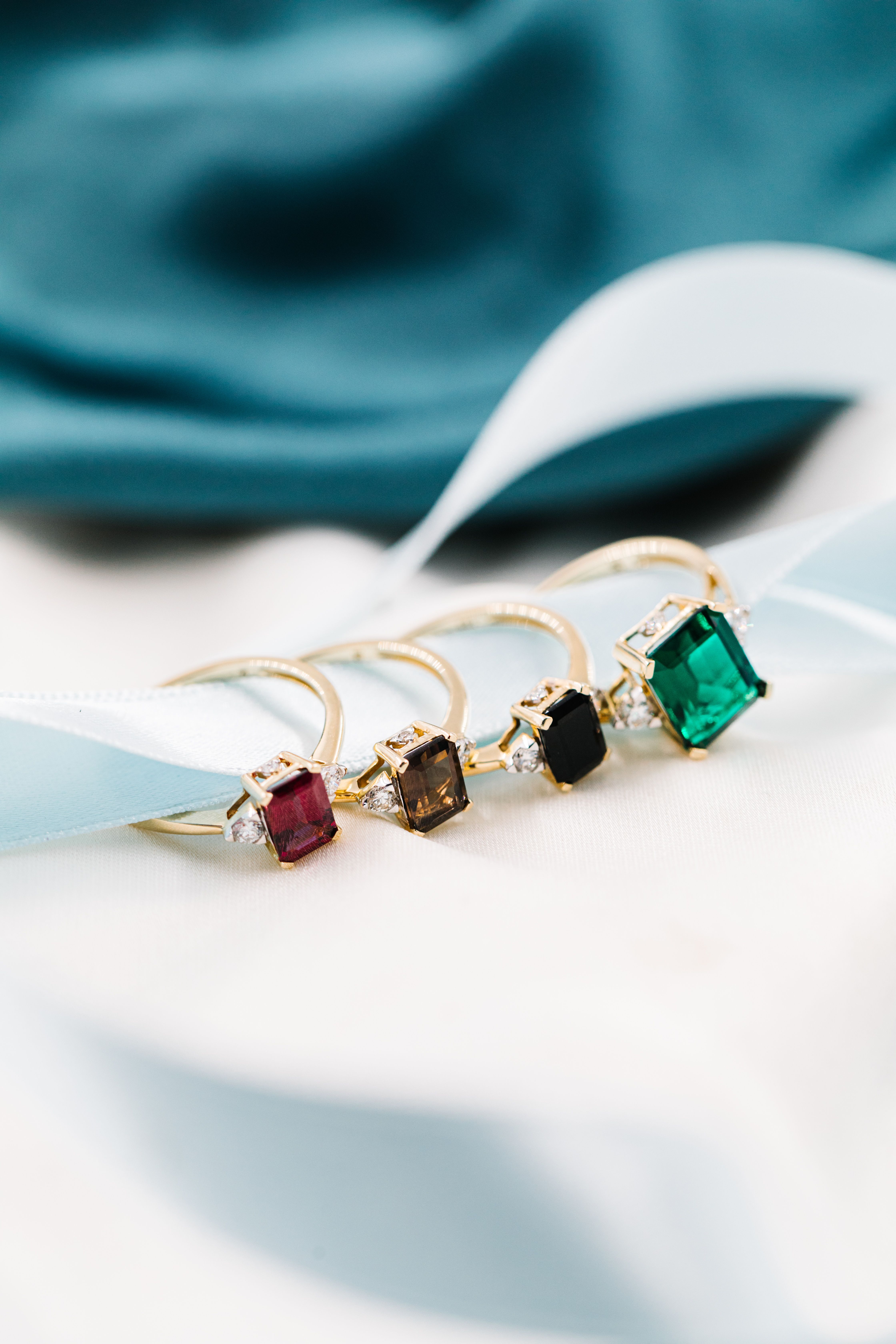 Michelle diamantringer med ulike edelstener