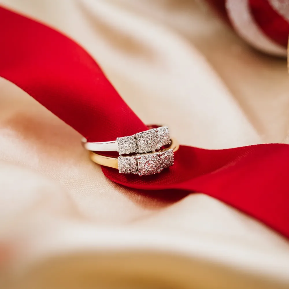 Line Diamantringer i gult gull og hvitt gull