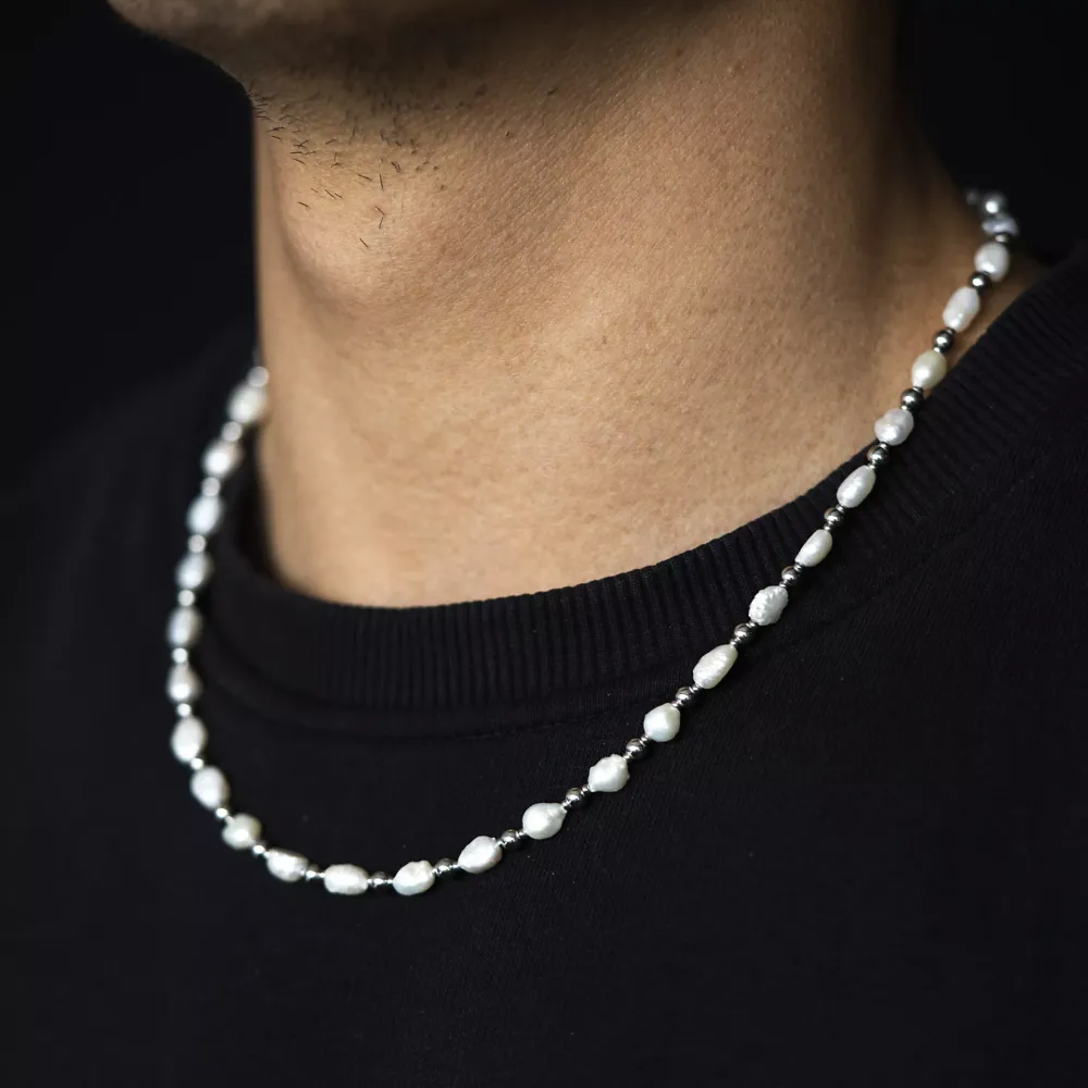 Perlesmykke med barokk ferskvannsperler til herre