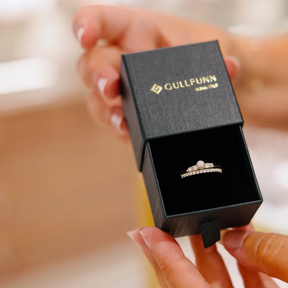 Ring fra Gullfunn i smykkeetui