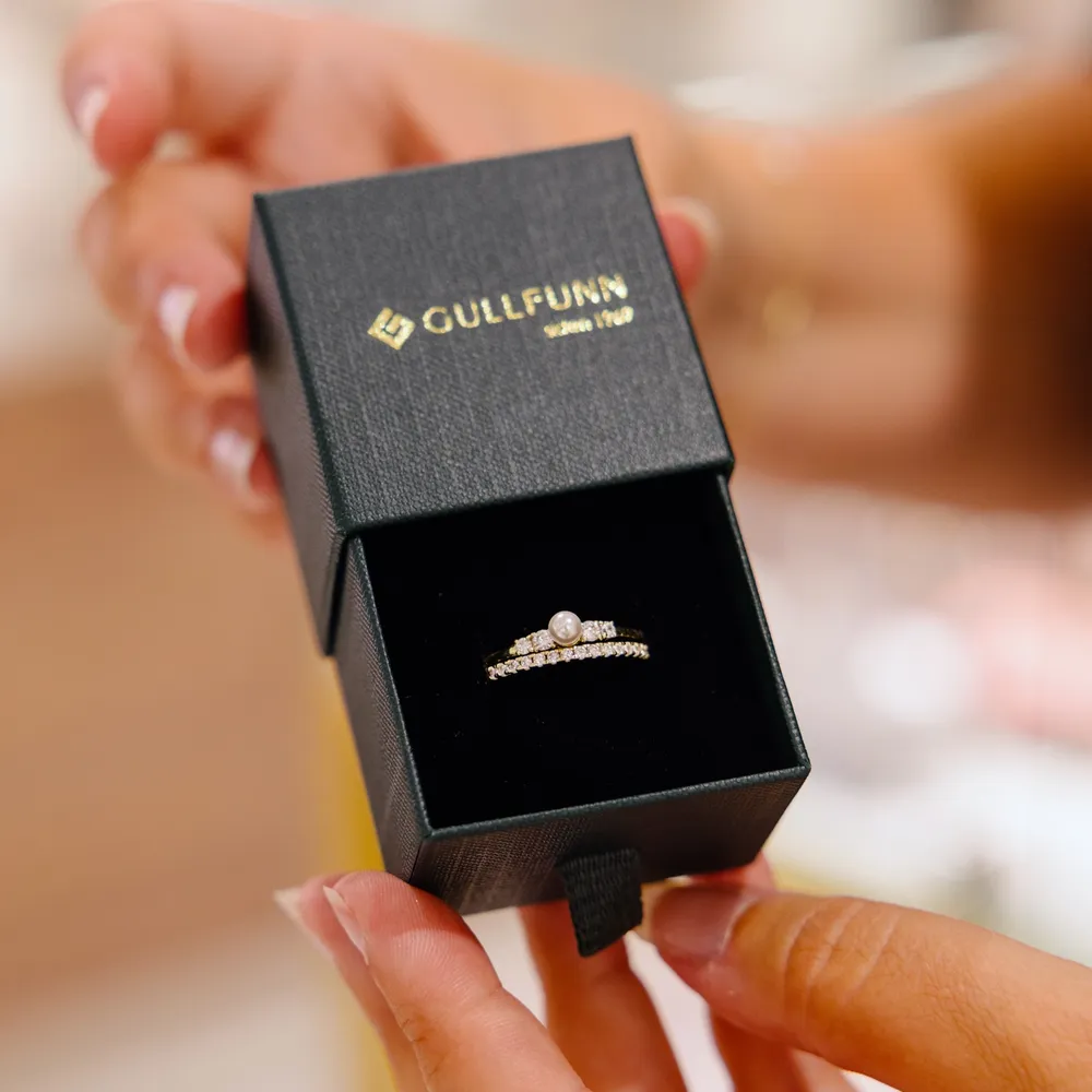 Ring fra Gullfunn i smykkeetui