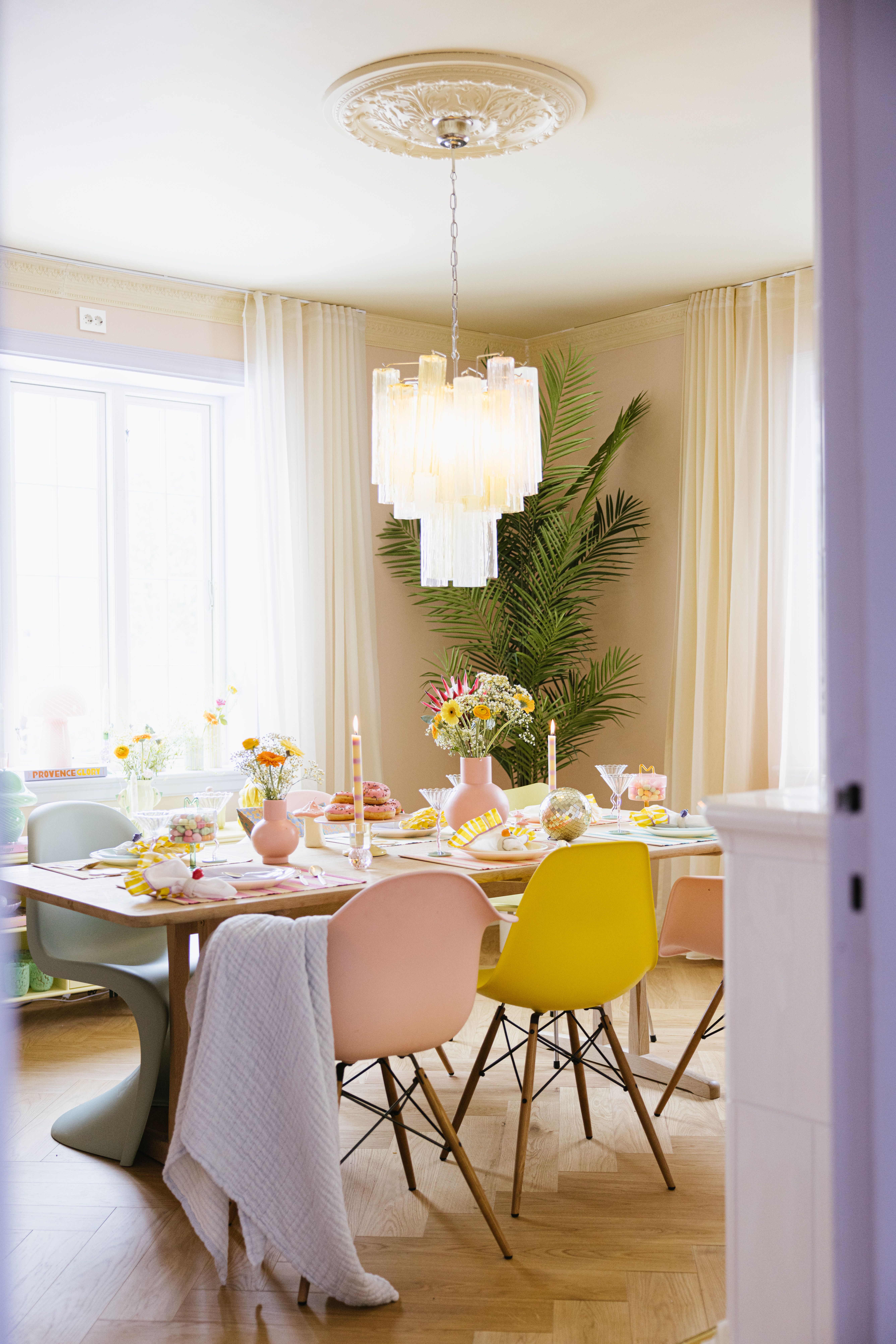 Slik pynter du bordet til fest med Kine Vinje